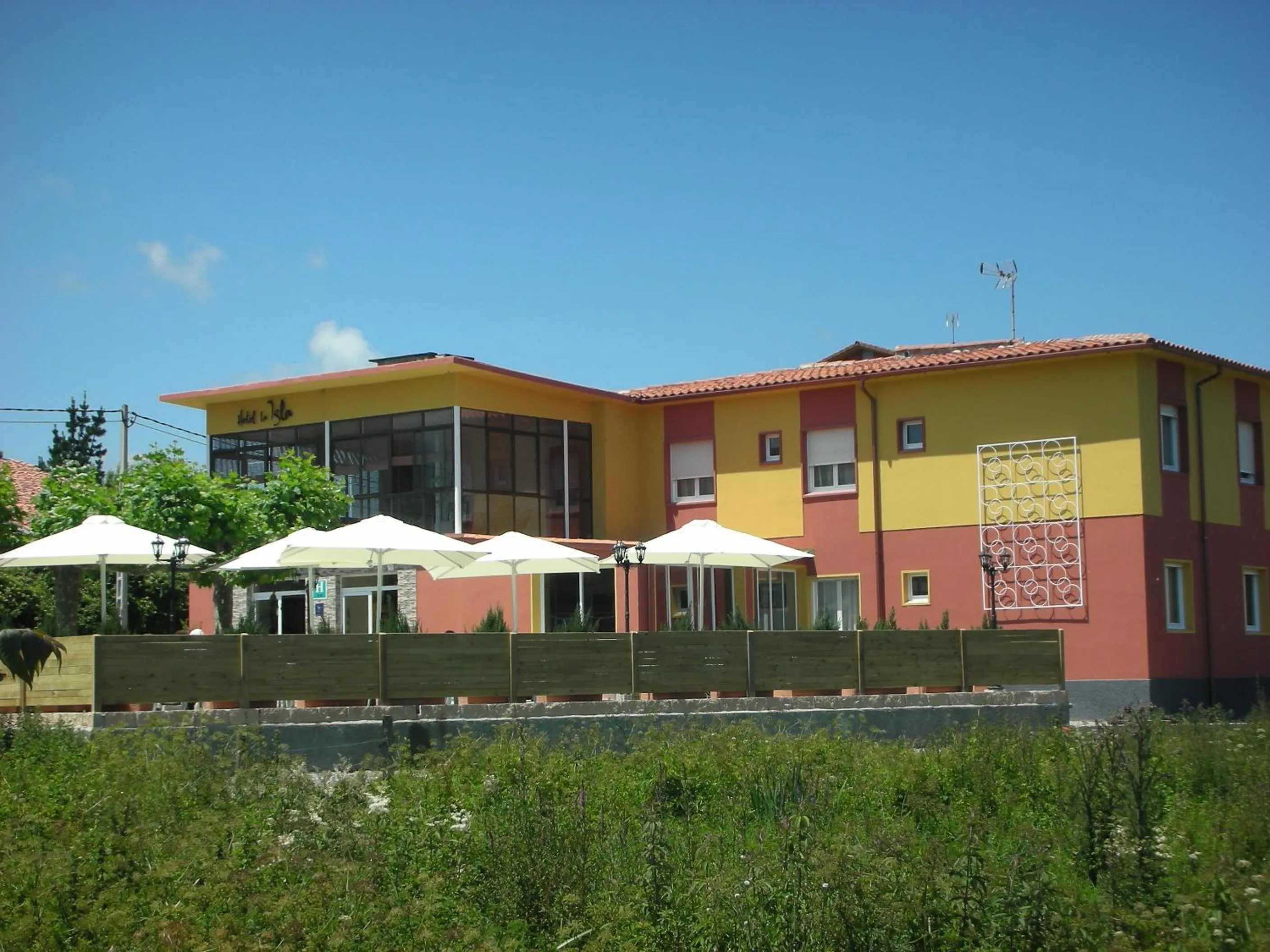 Property building in Hotel La Isla