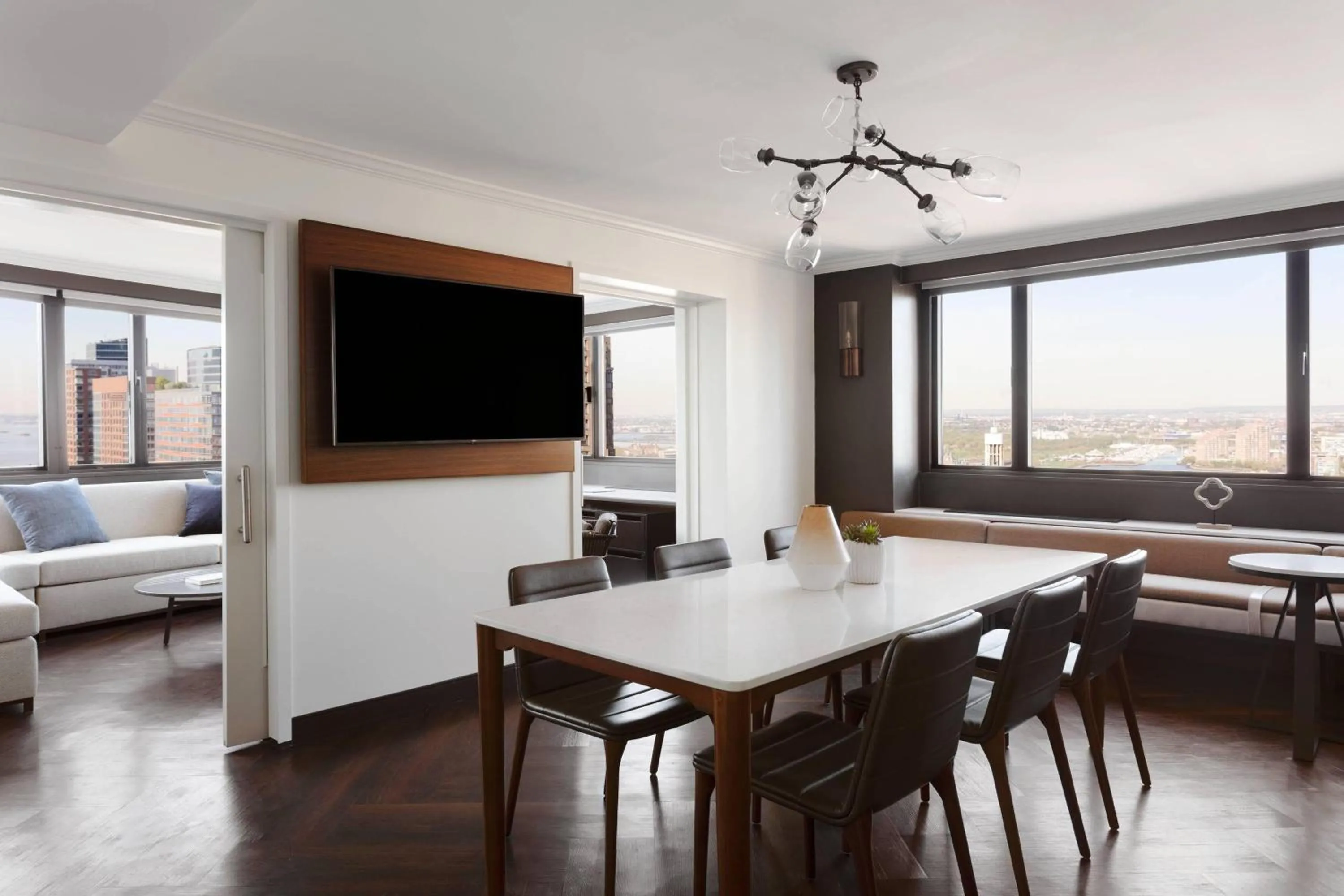 Photo of the whole room in New York Marriott Downtown