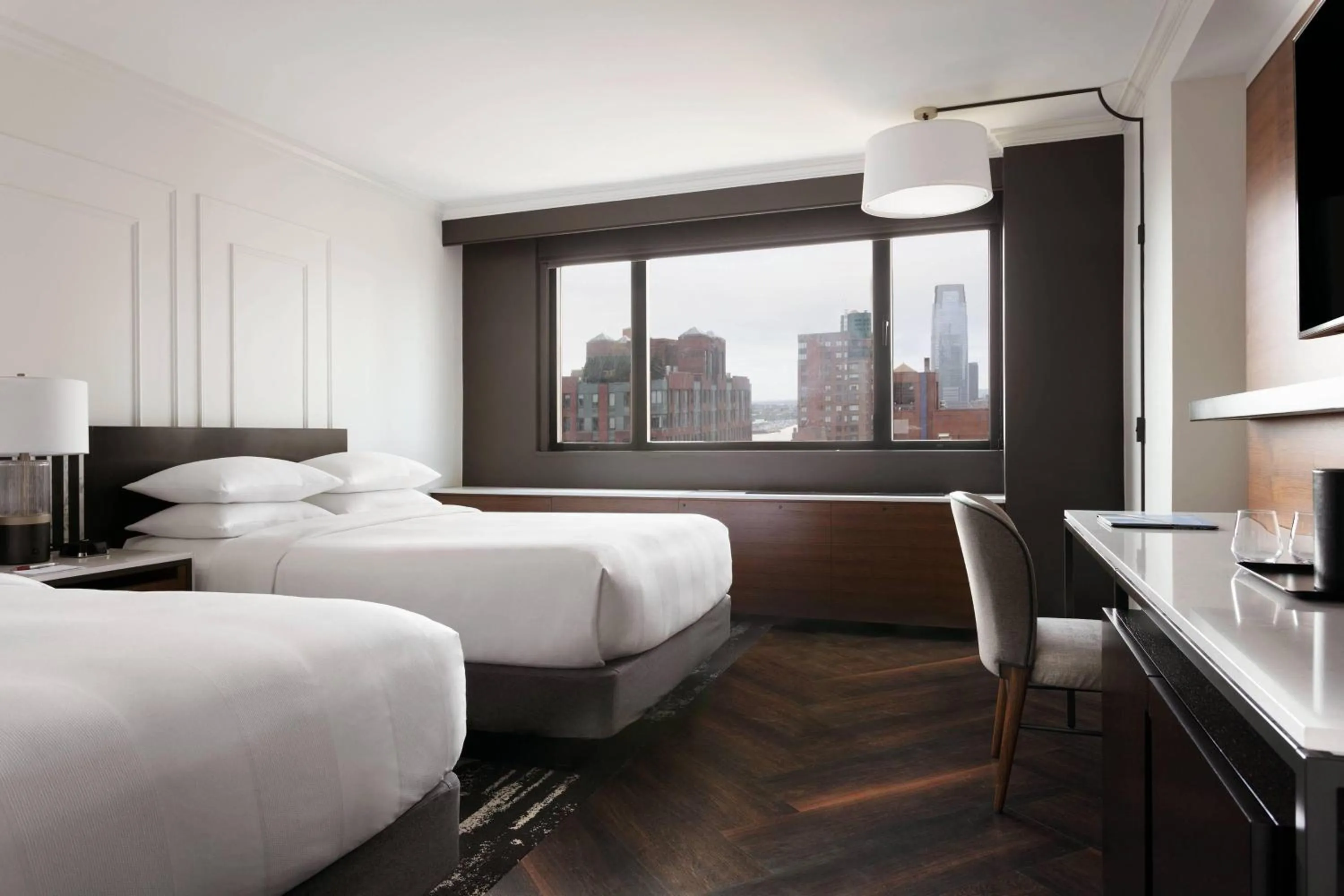 Photo of the whole room, Bed in New York Marriott Downtown