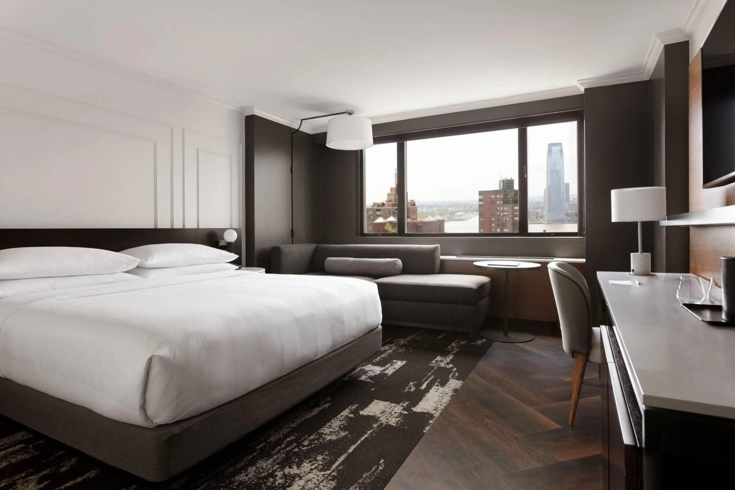 Photo of the whole room, Bed in New York Marriott Downtown