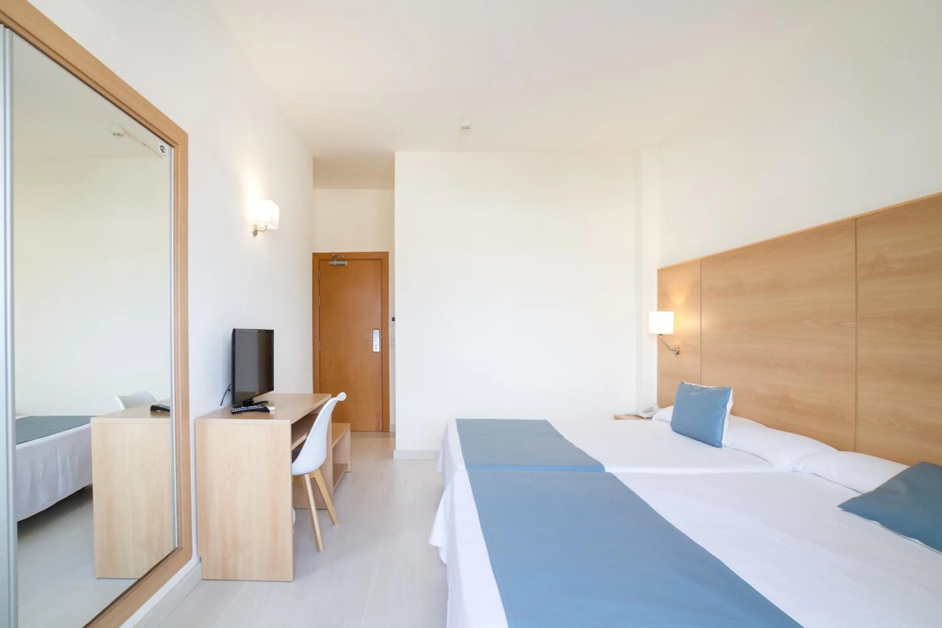 Bedroom, Bed in Ibersol Playa Dorada