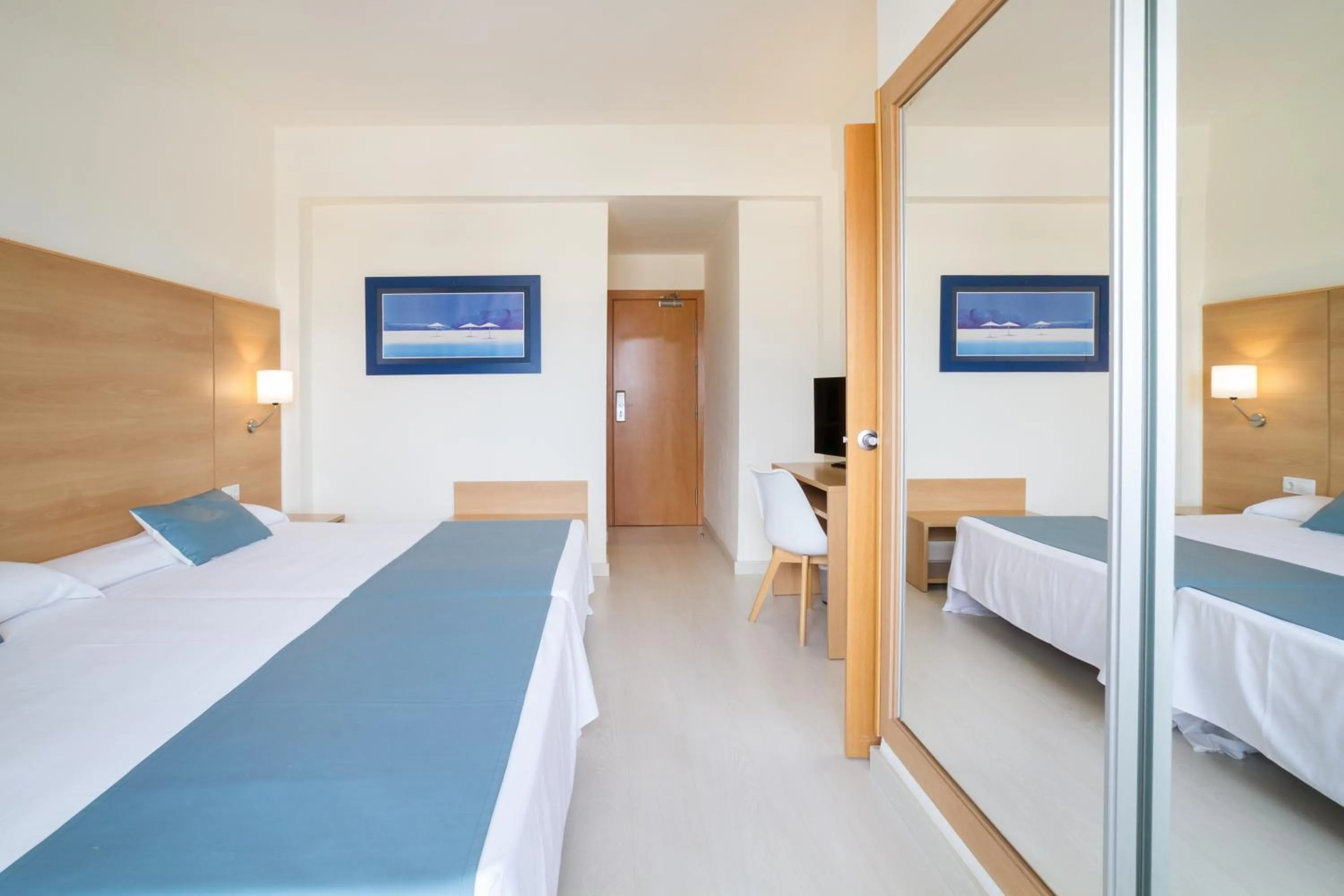 Bedroom, Bed in Ibersol Playa Dorada