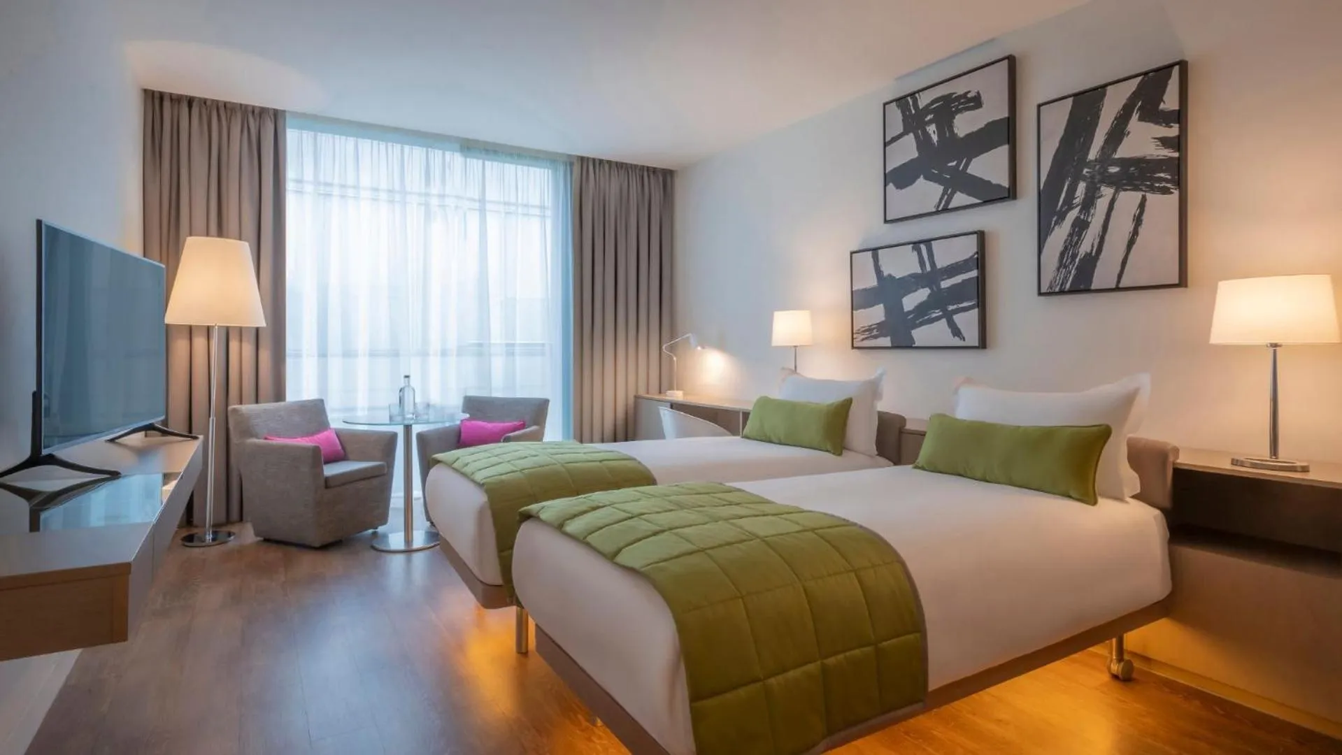 Bed in The Gibson Hotel