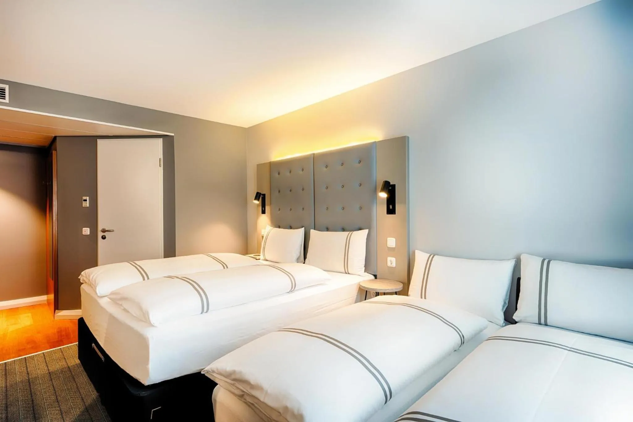 Bedroom, Bed in Premier Inn Frankfurt City Europaviertel