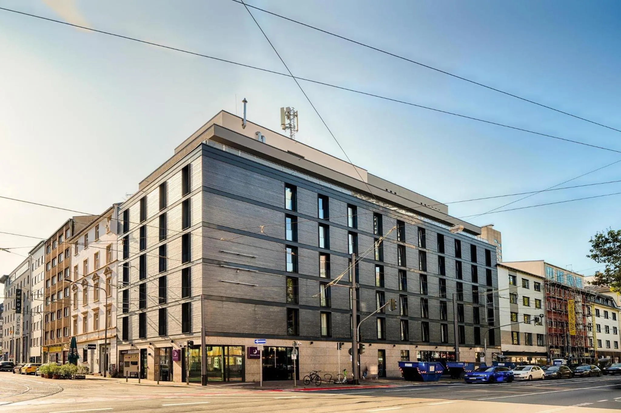 Property building in Premier Inn Frankfurt City Europaviertel