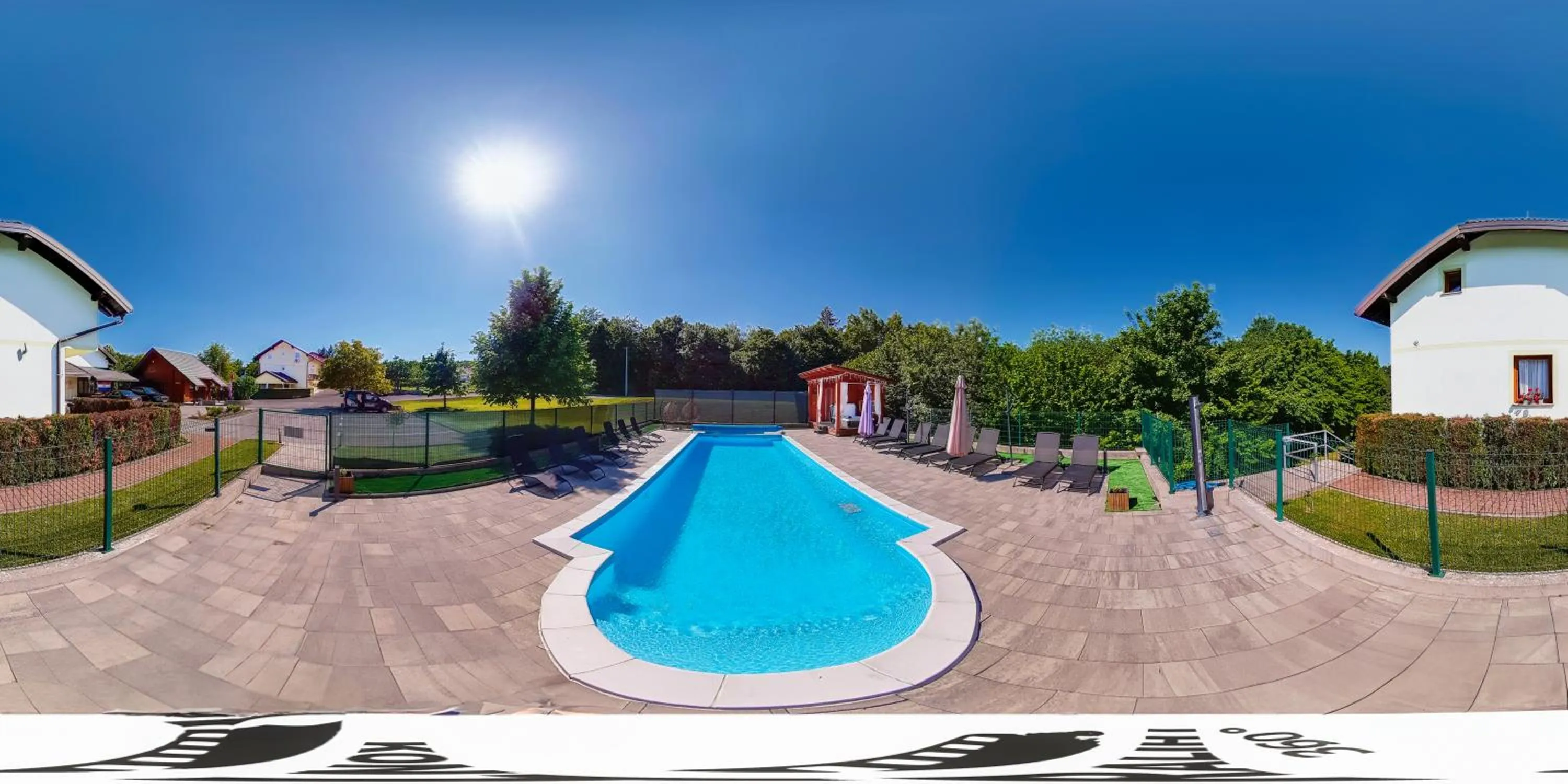 Swimming pool in Pansion Villa Cancar