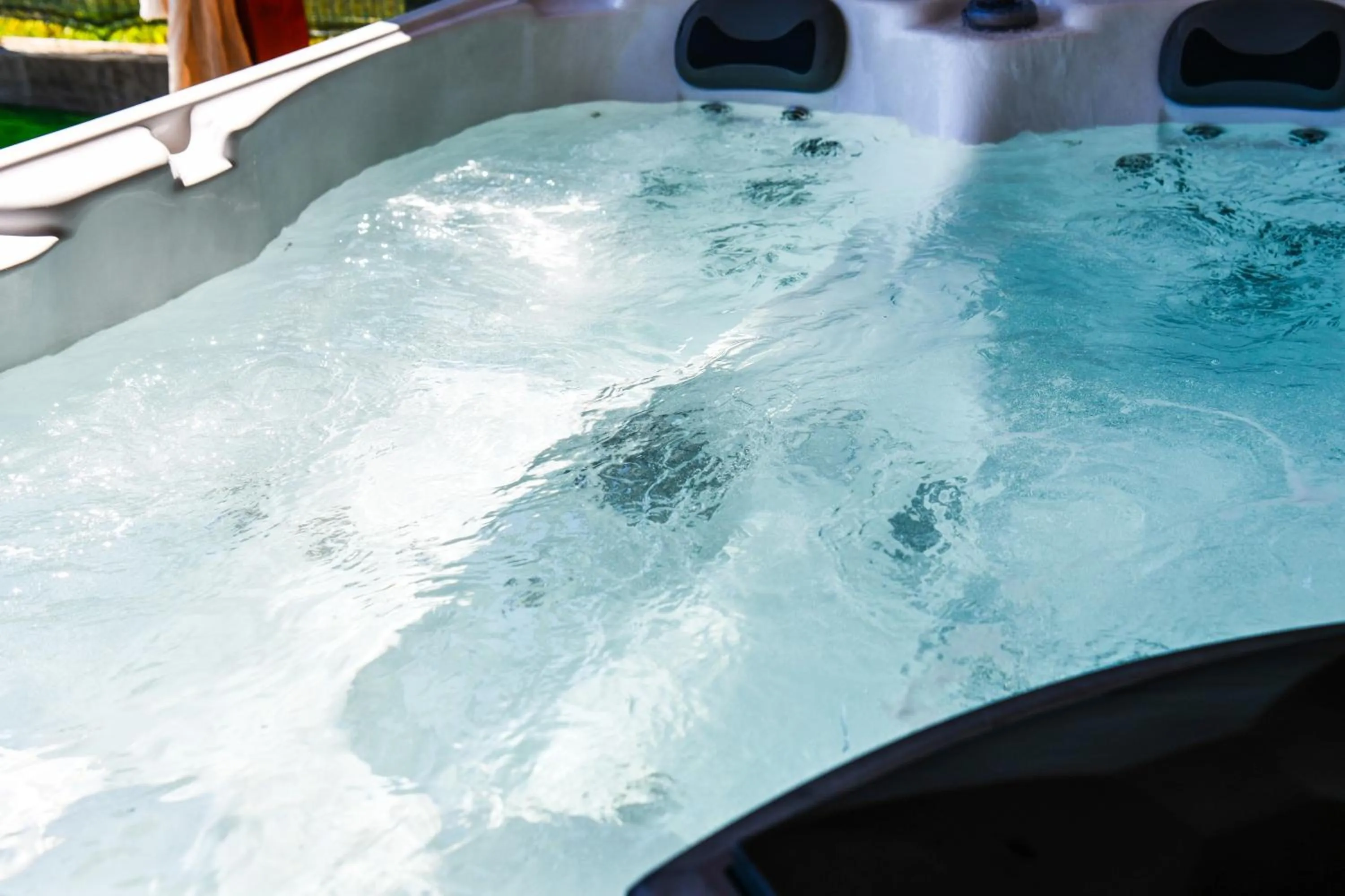 Hot Tub in Pansion Villa Cancar