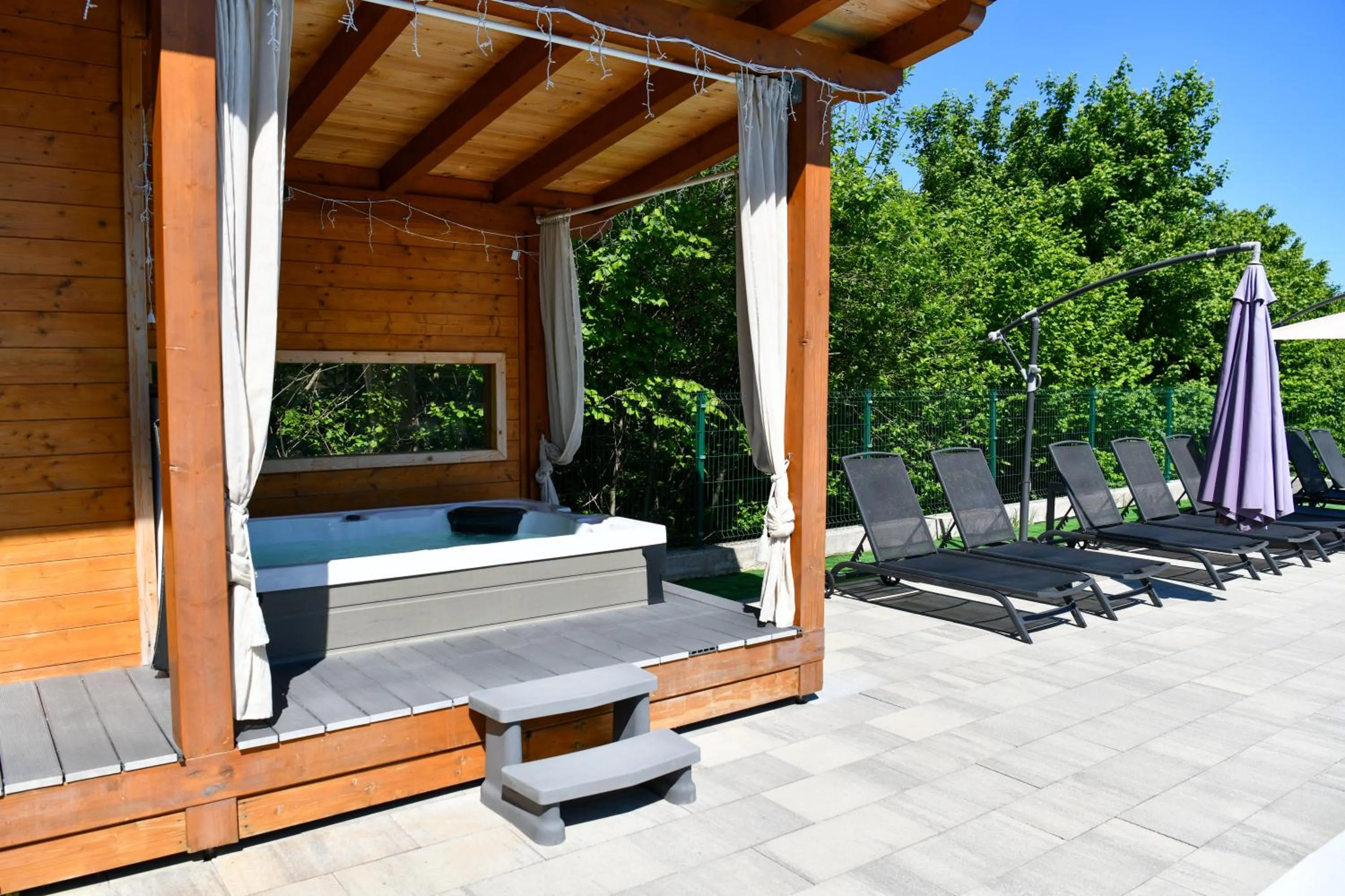 Swimming pool in Pansion Villa Cancar