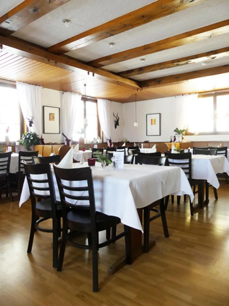 Restaurant/places to eat in Landgasthof Grüner Baum