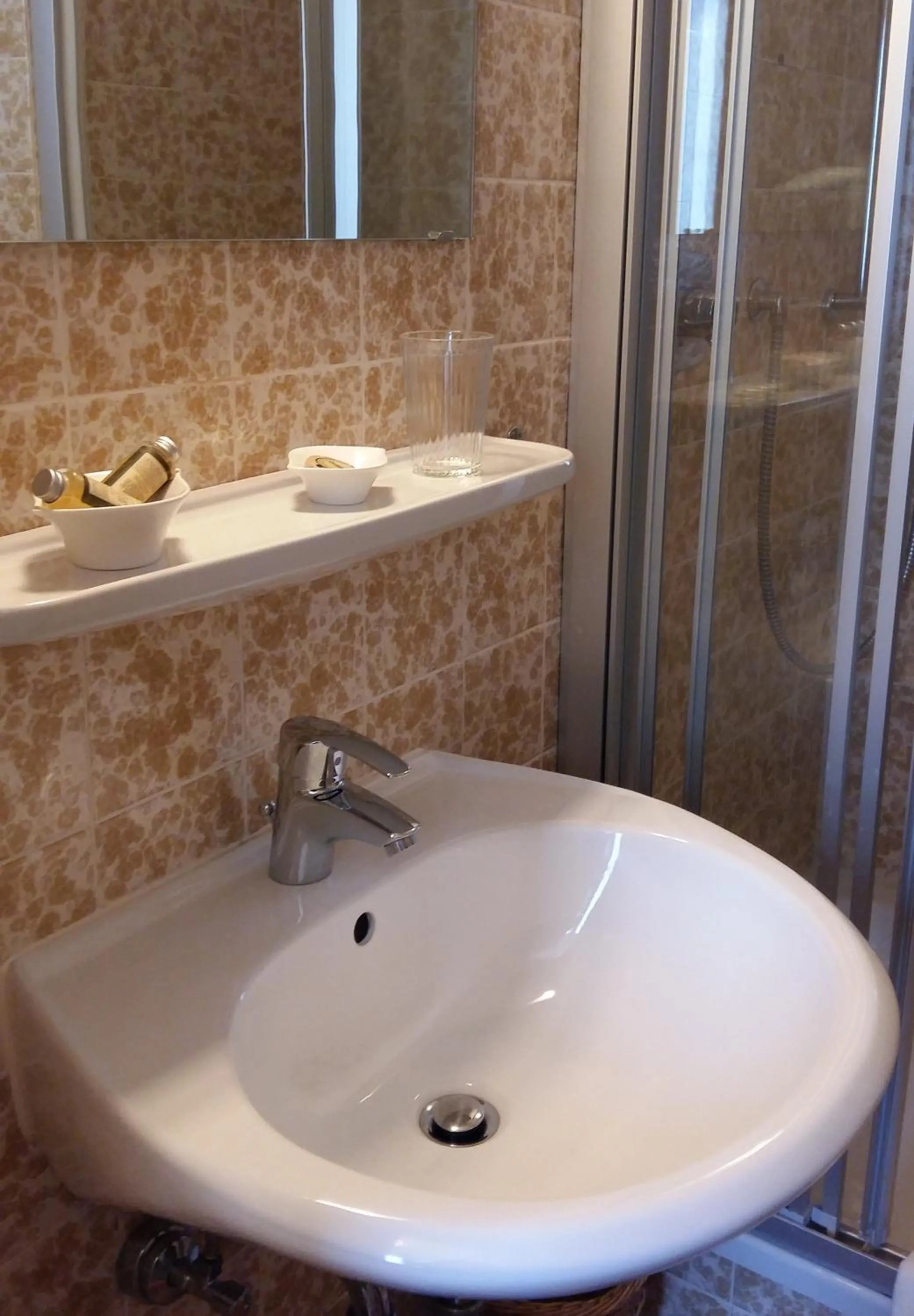 Bathroom in Landgasthof Grüner Baum