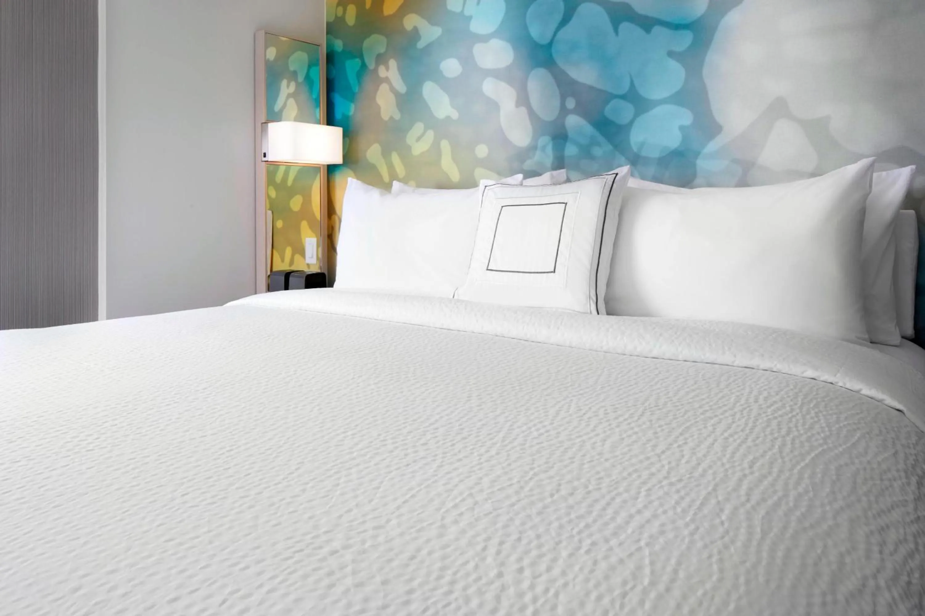 Photo of the whole room, Bed in Courtyard by Marriott Houston Intercontinental Airport