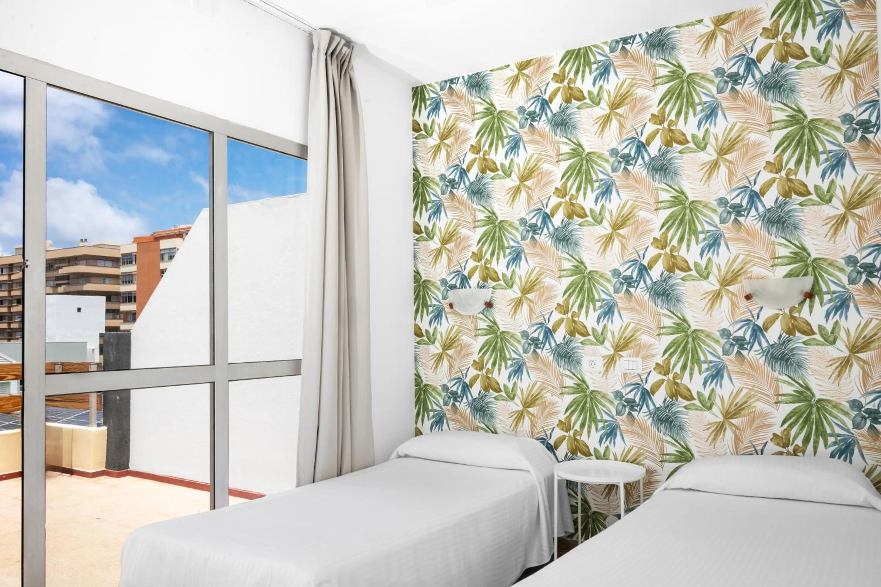 Bedroom, Bed in Hotel Valencia