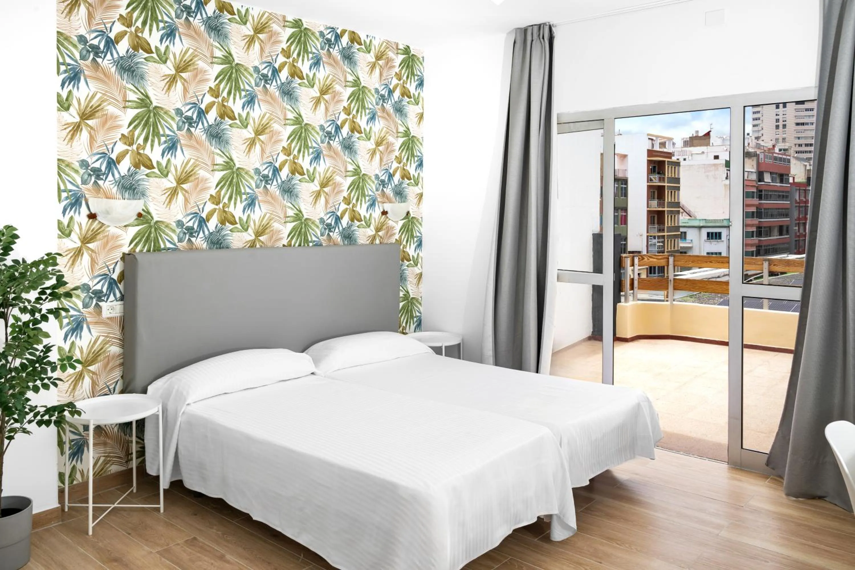 Bedroom, Bed in Hotel Valencia