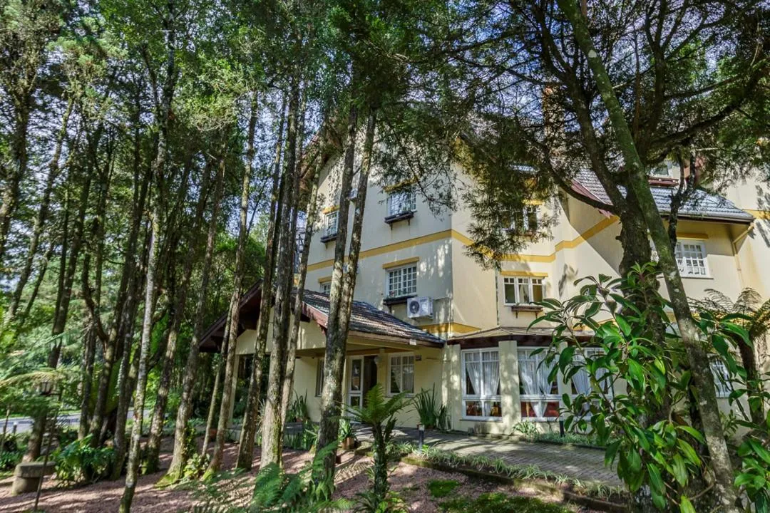 Property building in Hotel Pousada Le Chateau