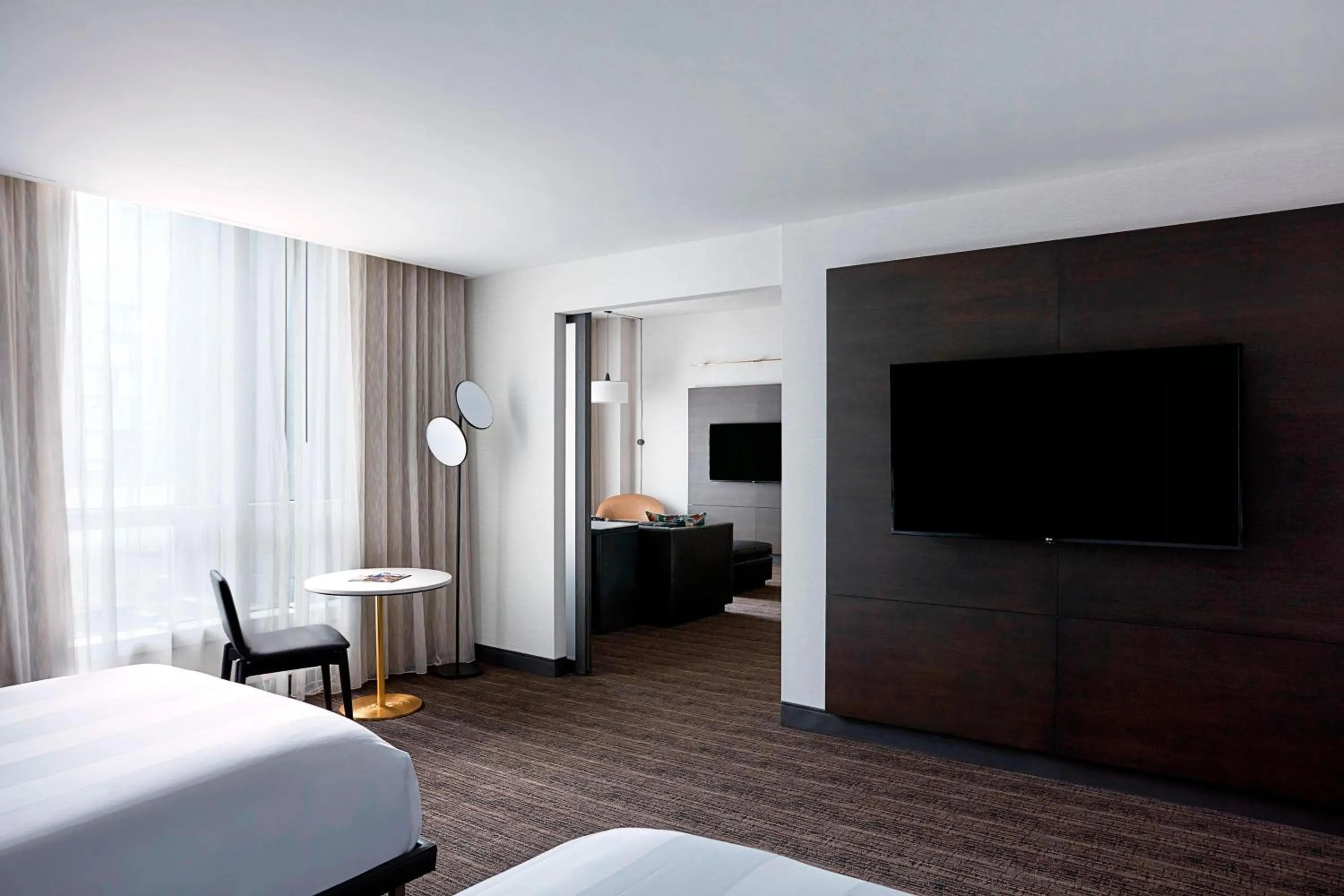 Photo of the whole room, Bed in New York Marriott at the Brooklyn Bridge