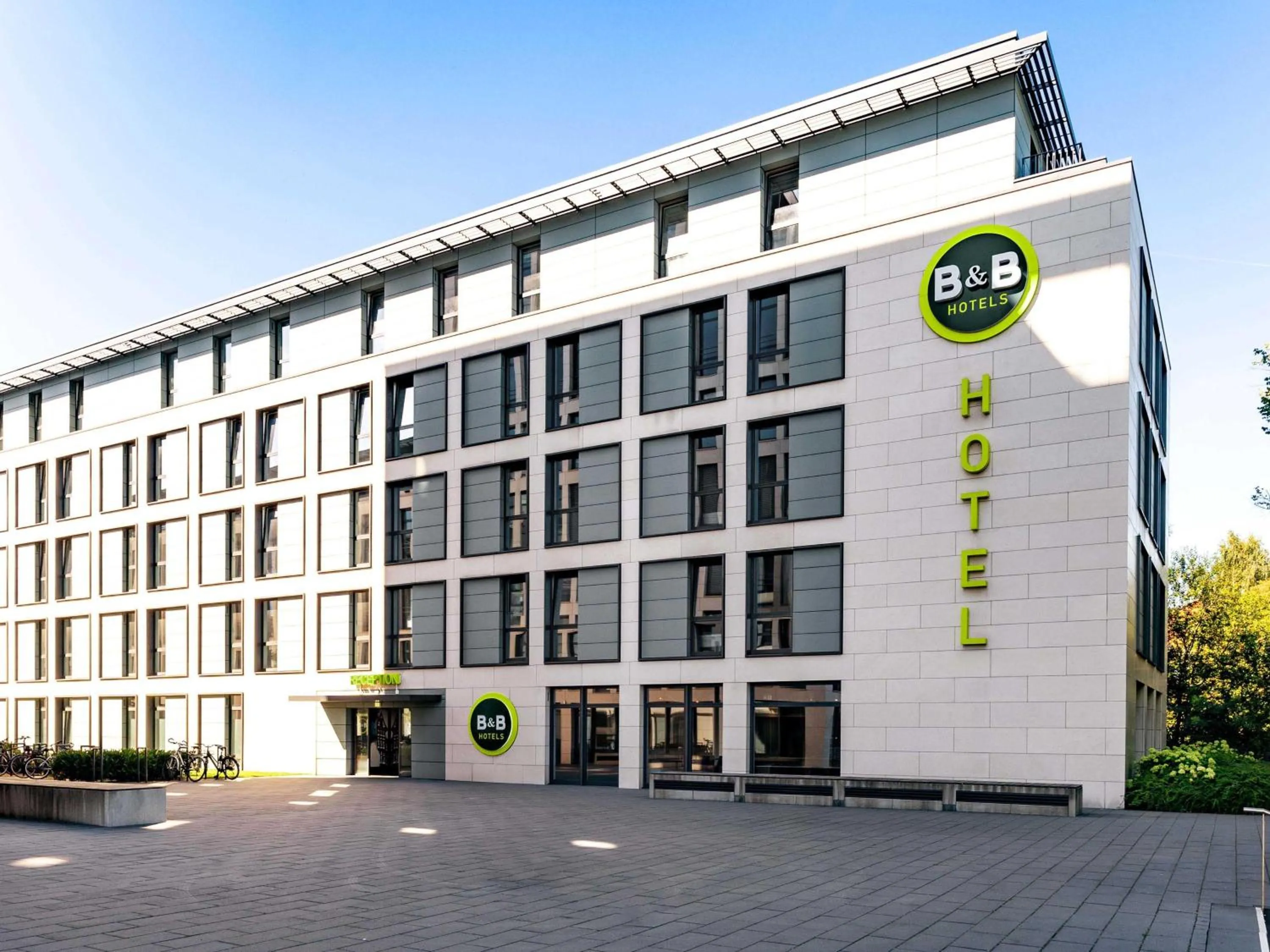 Property building in B&B Hotel Braunschweig-City