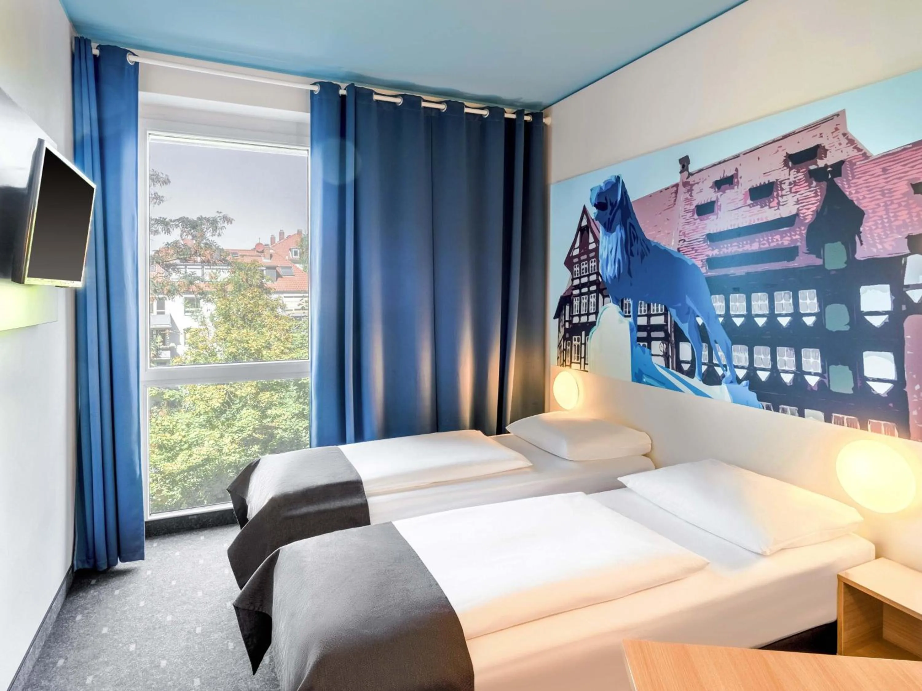 Photo of the whole room, Bed in B&B Hotel Braunschweig-City
