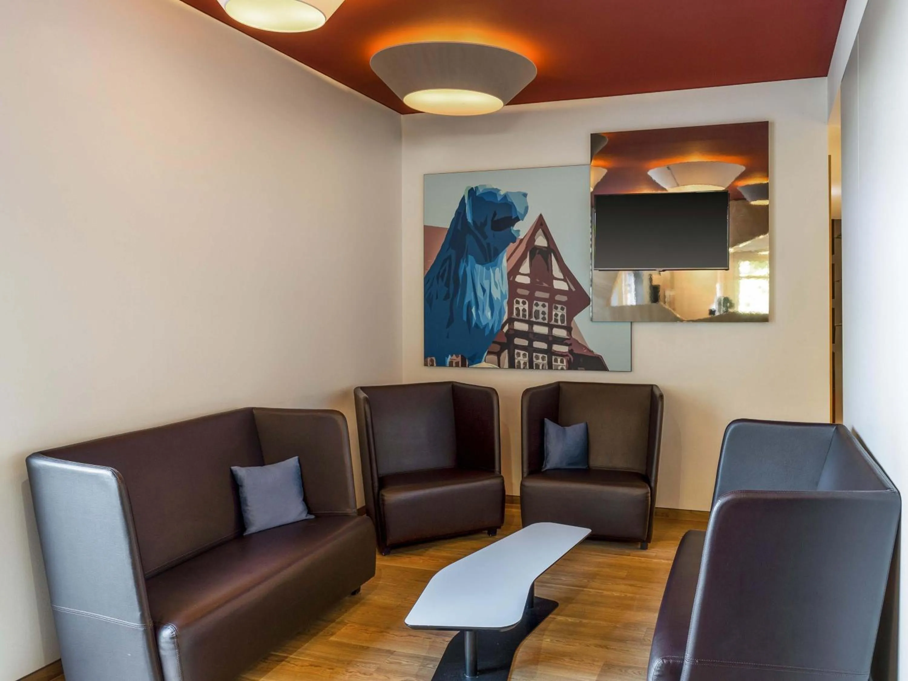 Lobby or reception in B&B Hotel Braunschweig-City