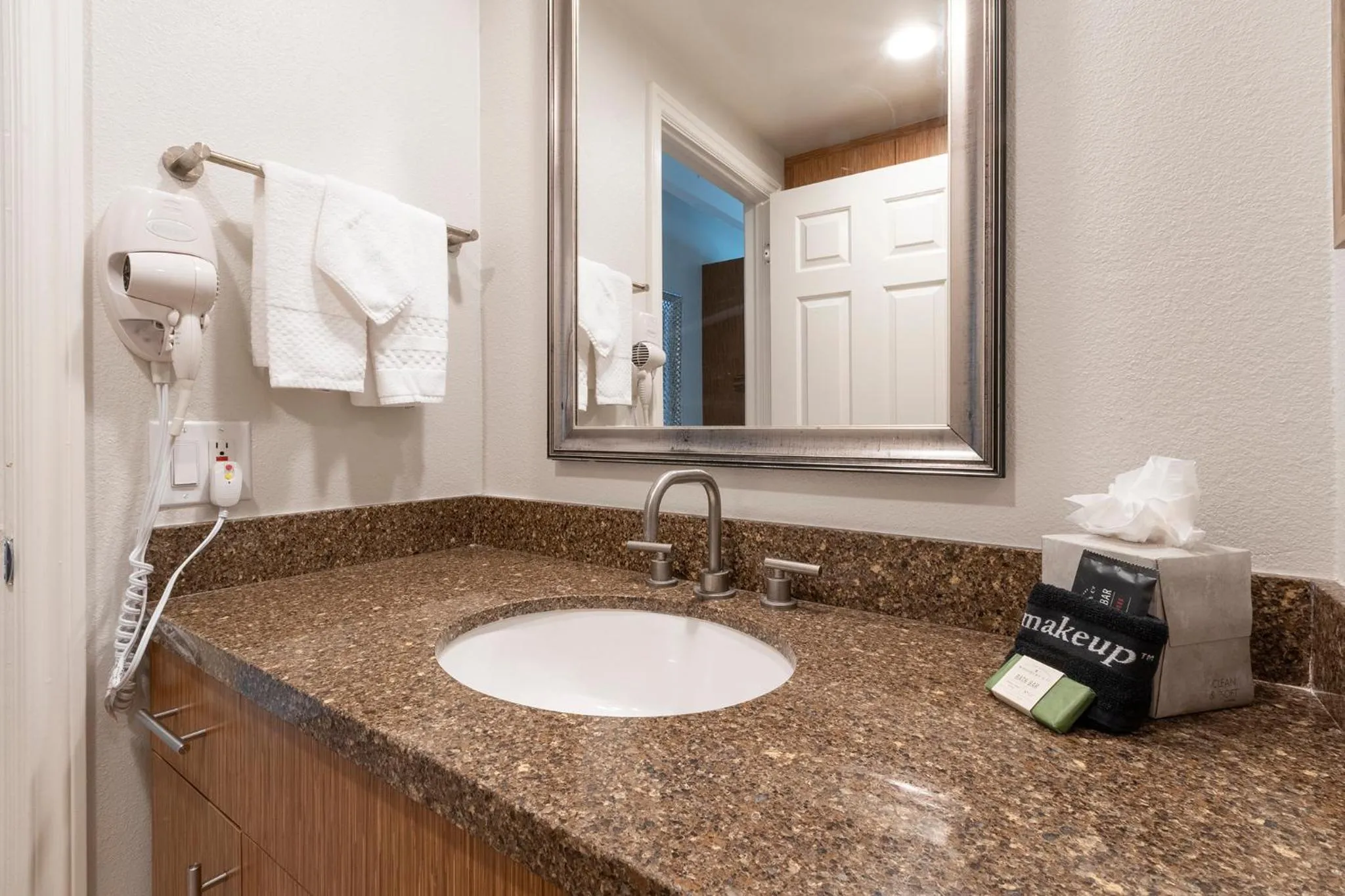 Bathroom in San Clemente Inn