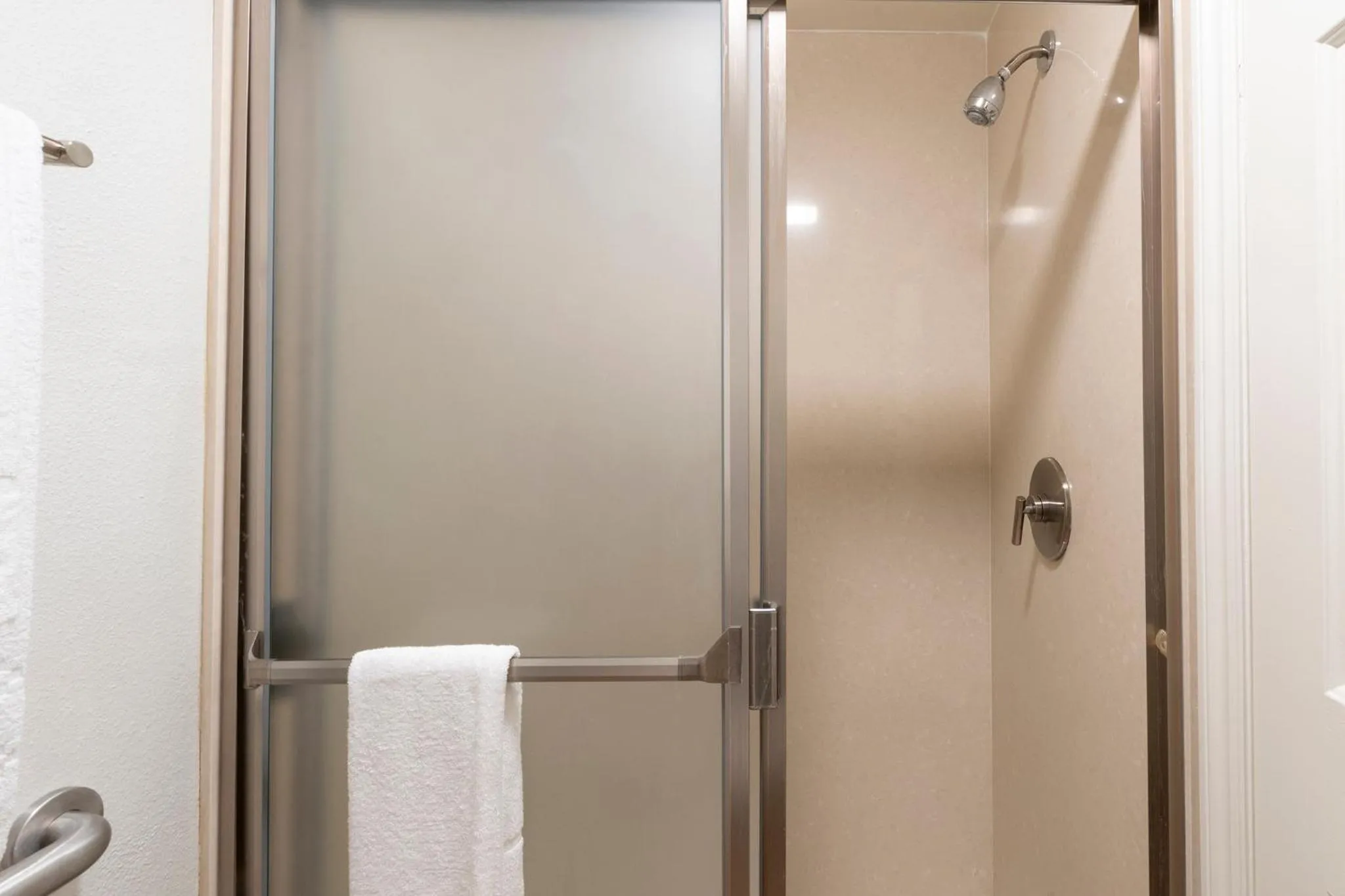 Bathroom in San Clemente Inn