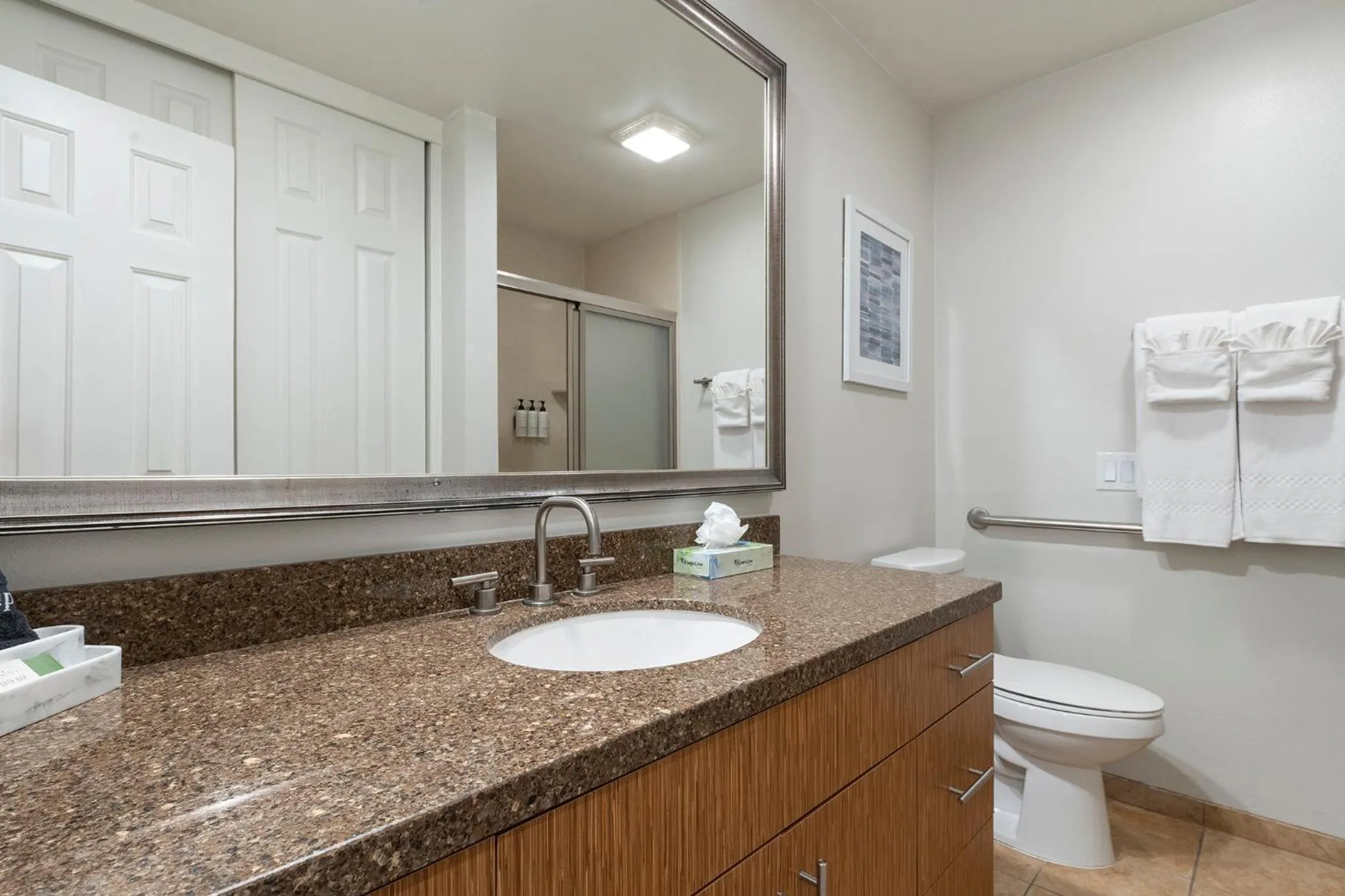 Bathroom in San Clemente Inn