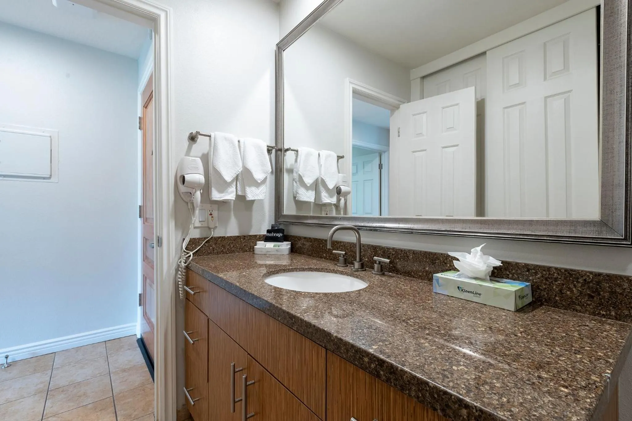 Bathroom in San Clemente Inn