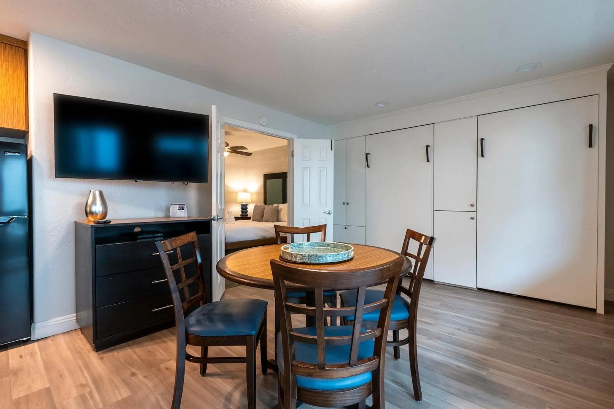 Dining area in San Clemente Inn