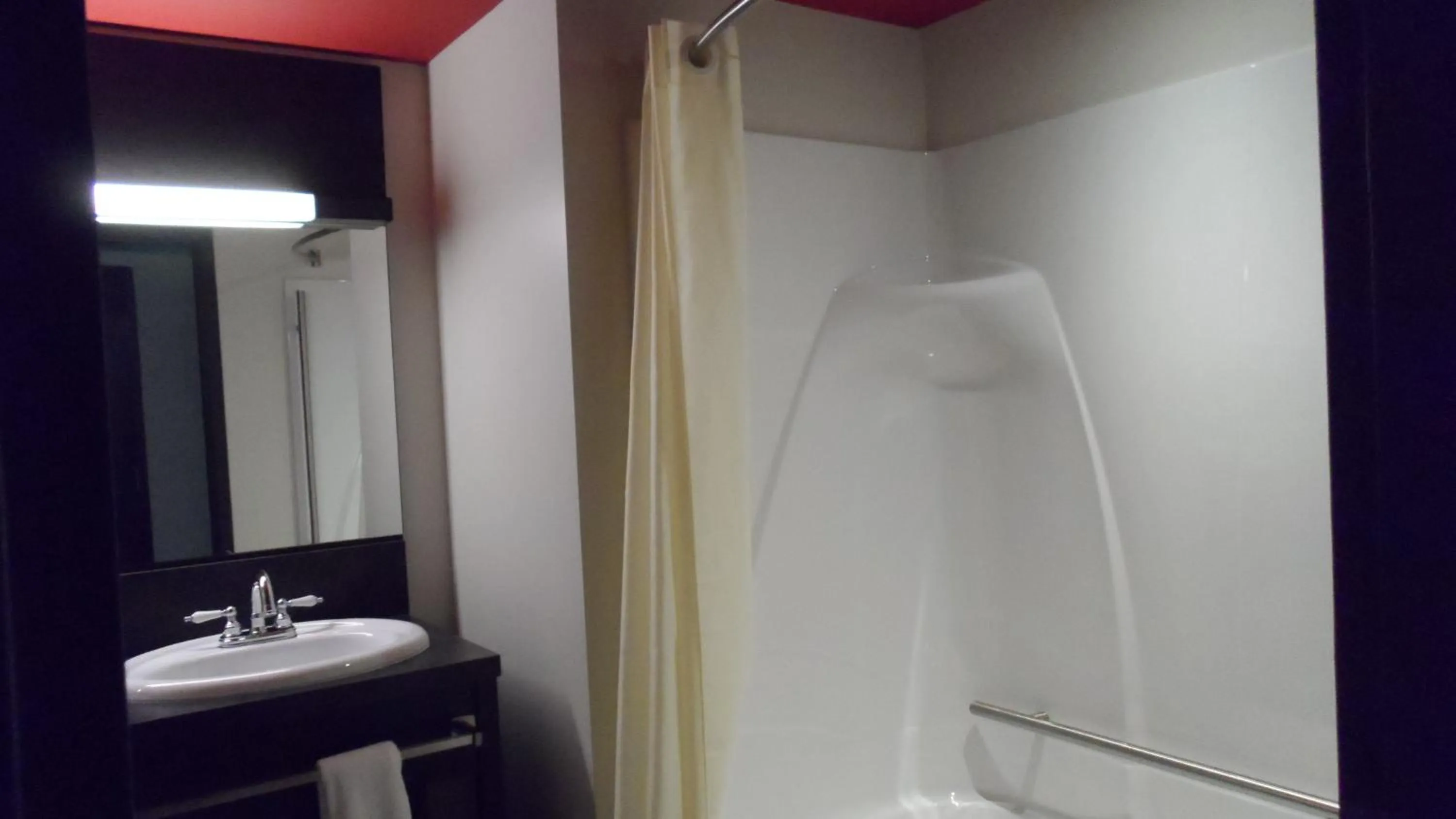 Bathroom in Grand Hotel Times Sherbrooke