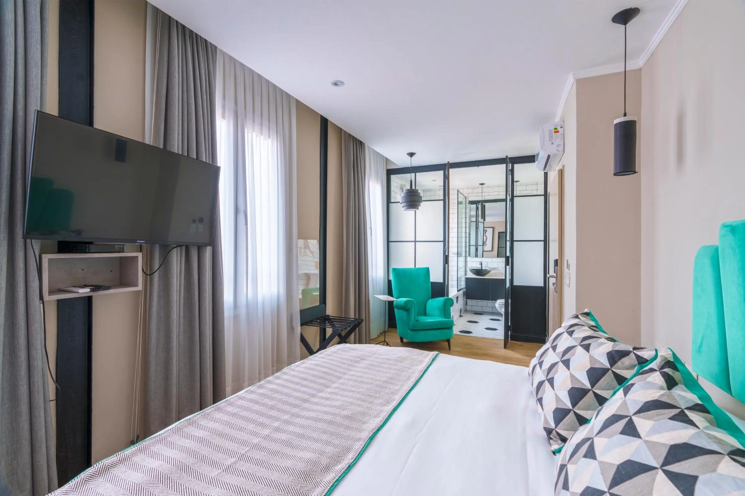 Photo of the whole room, Bed in Rendez Vous Hotel Buenos Aires