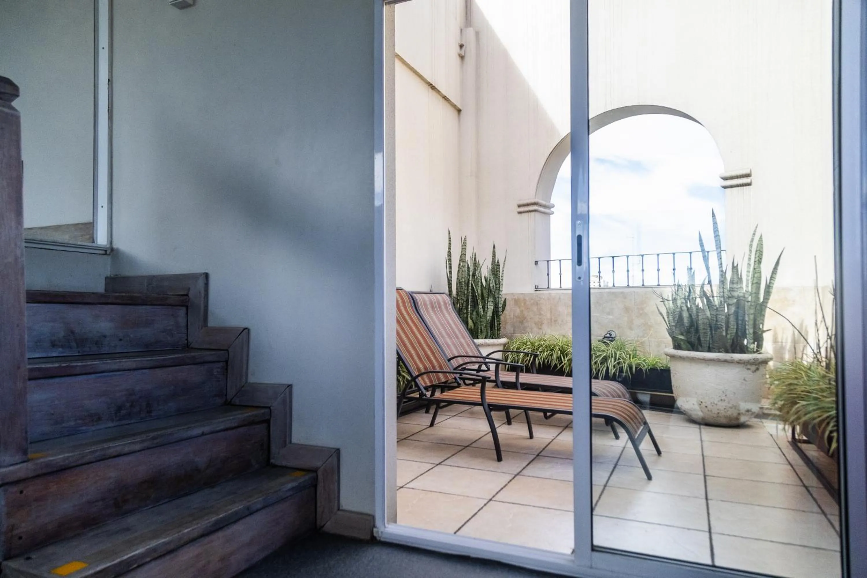 Swimming pool in Hotel Almería