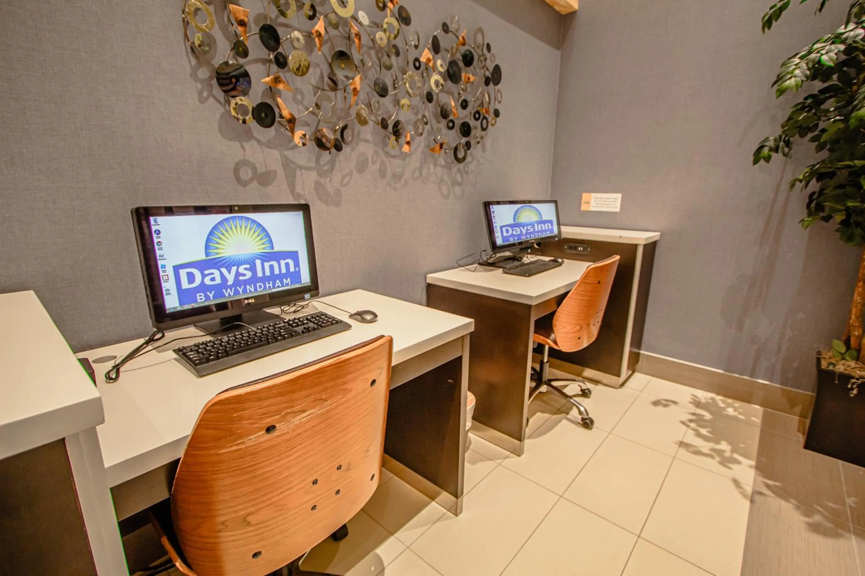 Business facilities in Days Inn & Suites by Wyndham Fort Myers Near JetBlue Park