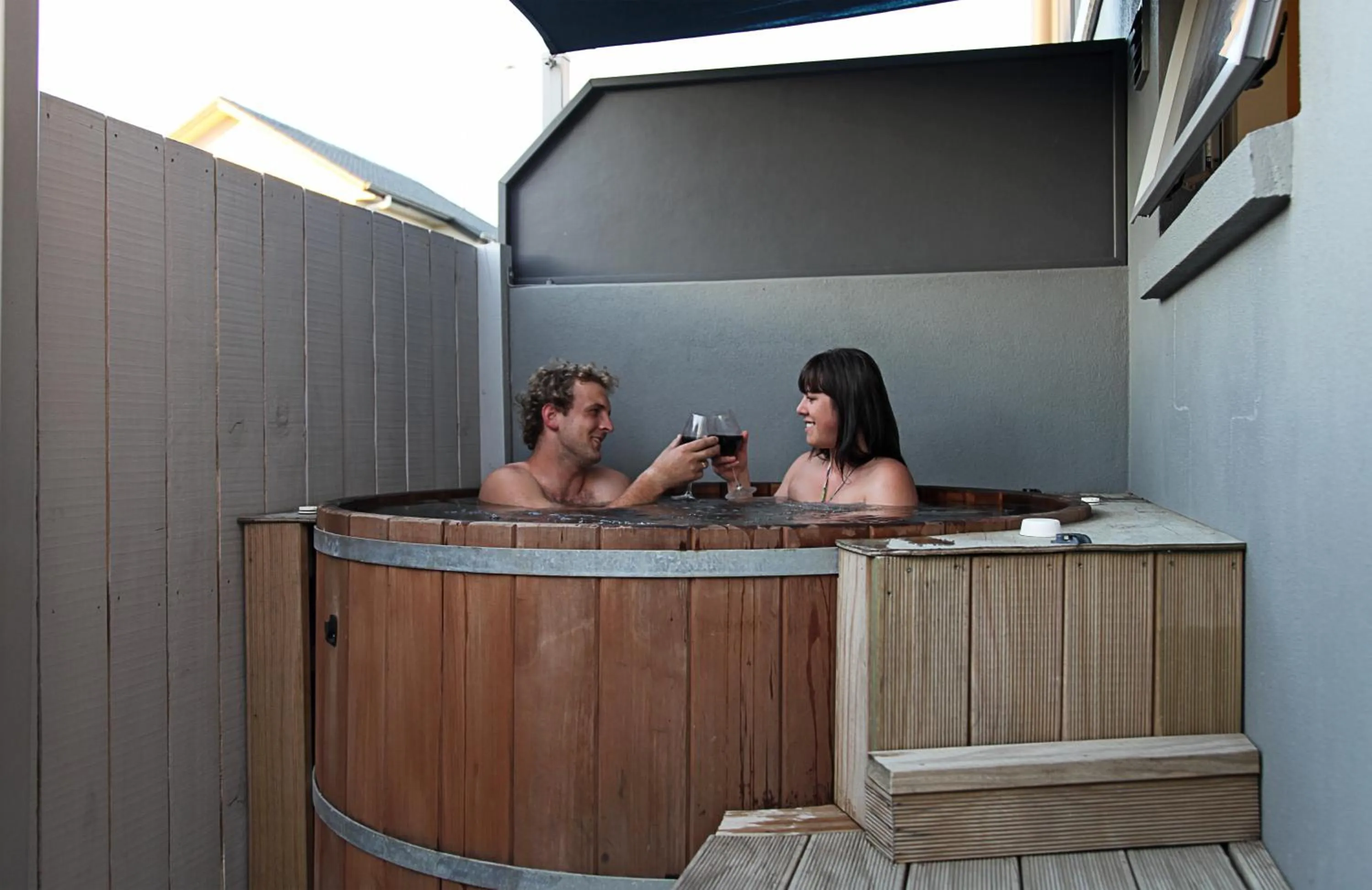 Hot Tub in Atrium On Ulster