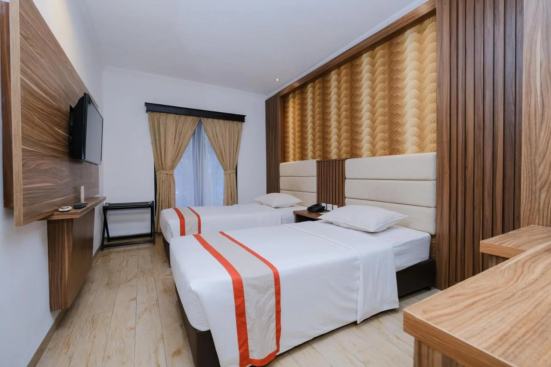 cot, Bed in The Grand Palace Hotel Yogyakarta