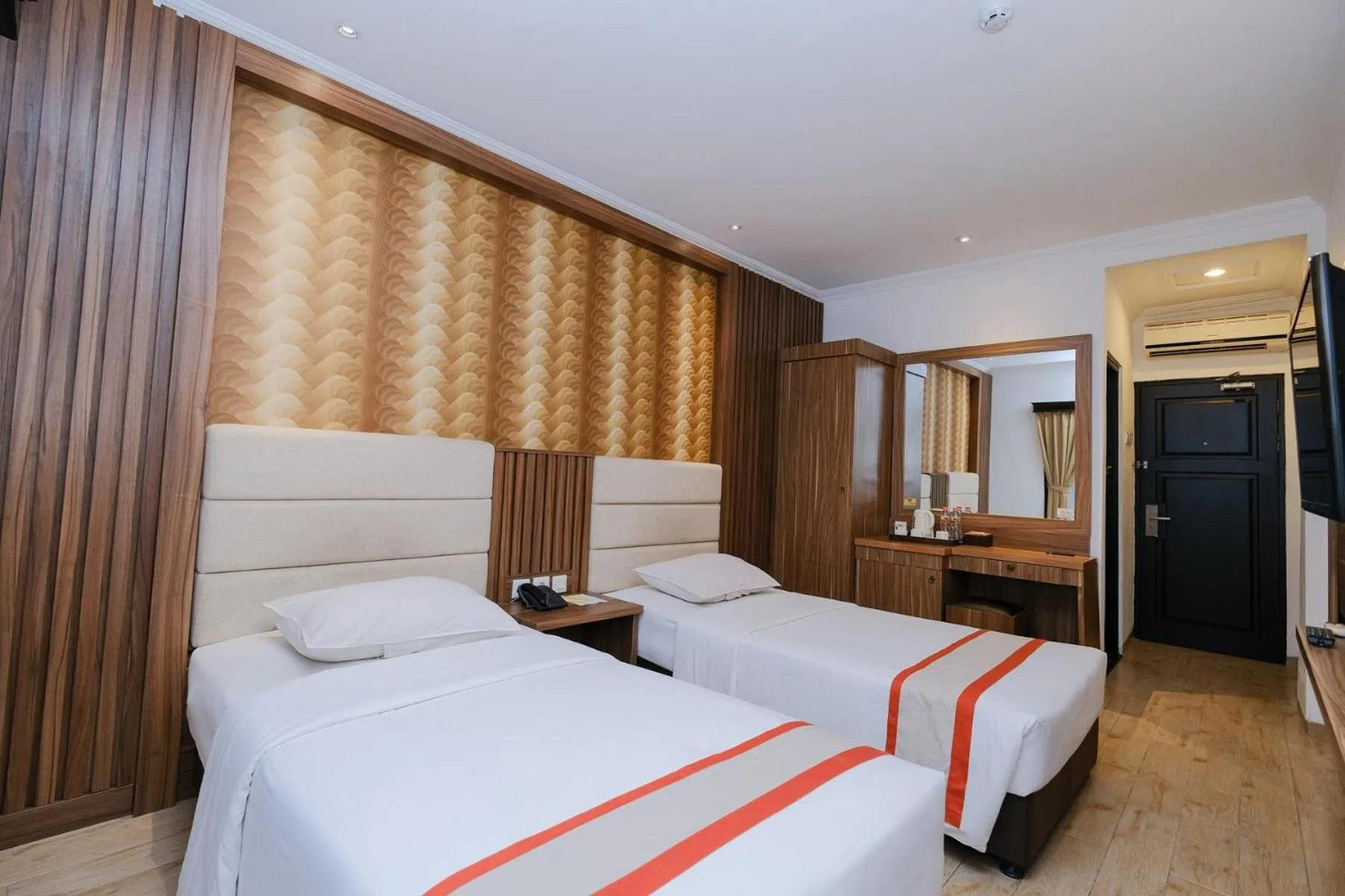 Bedroom, Bed in The Grand Palace Hotel Yogyakarta