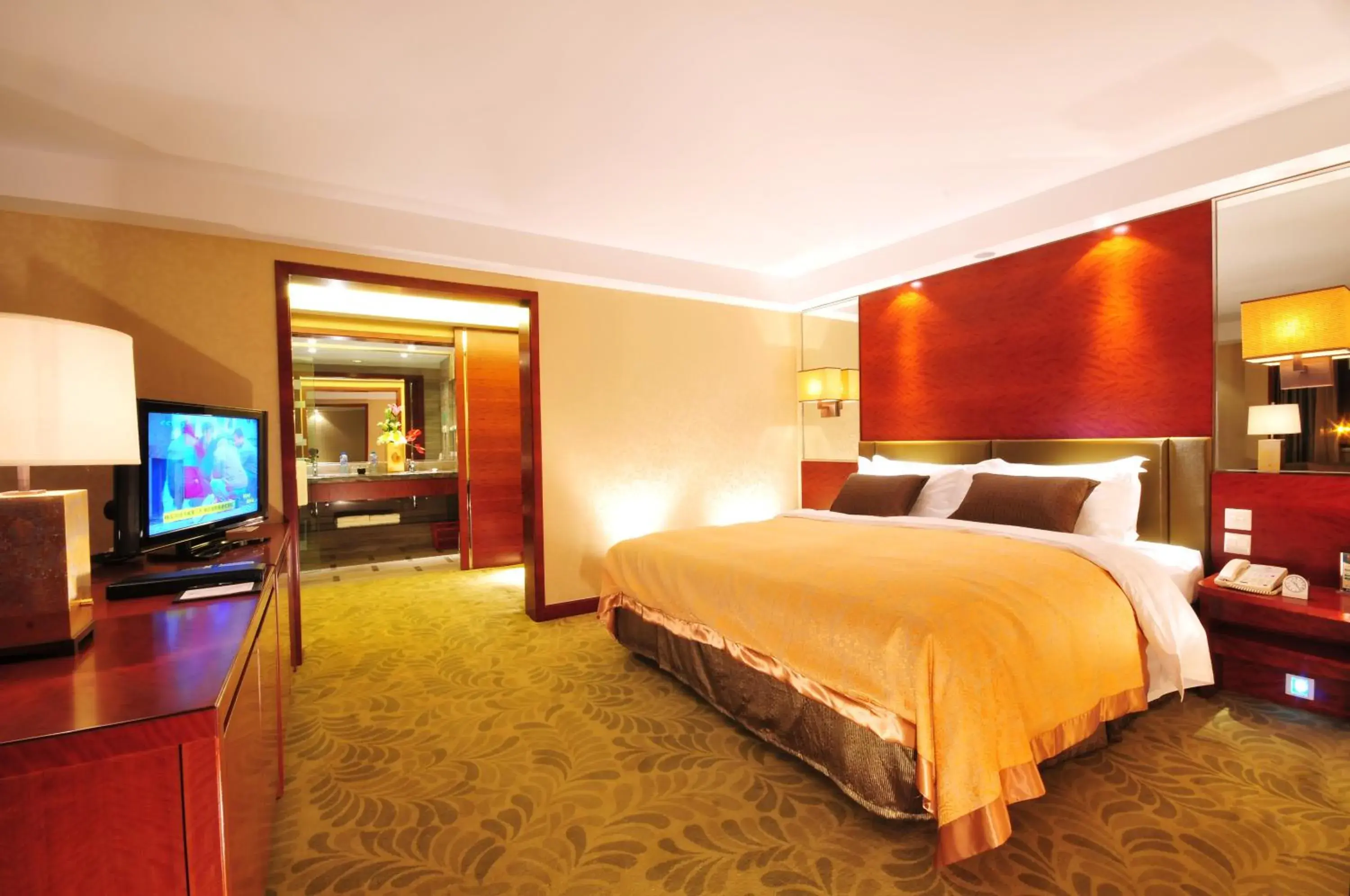 Deluxe Suite in Jianguo Hotel Xi'an Deluxe Suite in Jianguo Hotel Xi'an