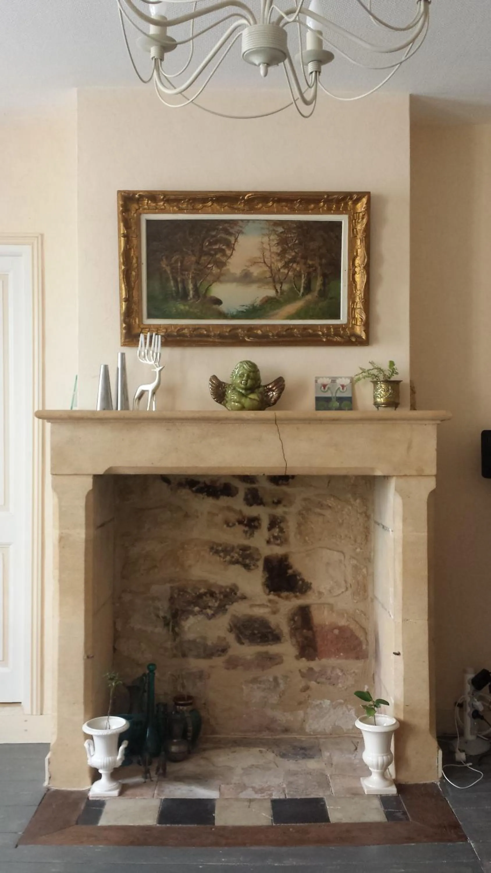 Decorative detail in Rue du Château