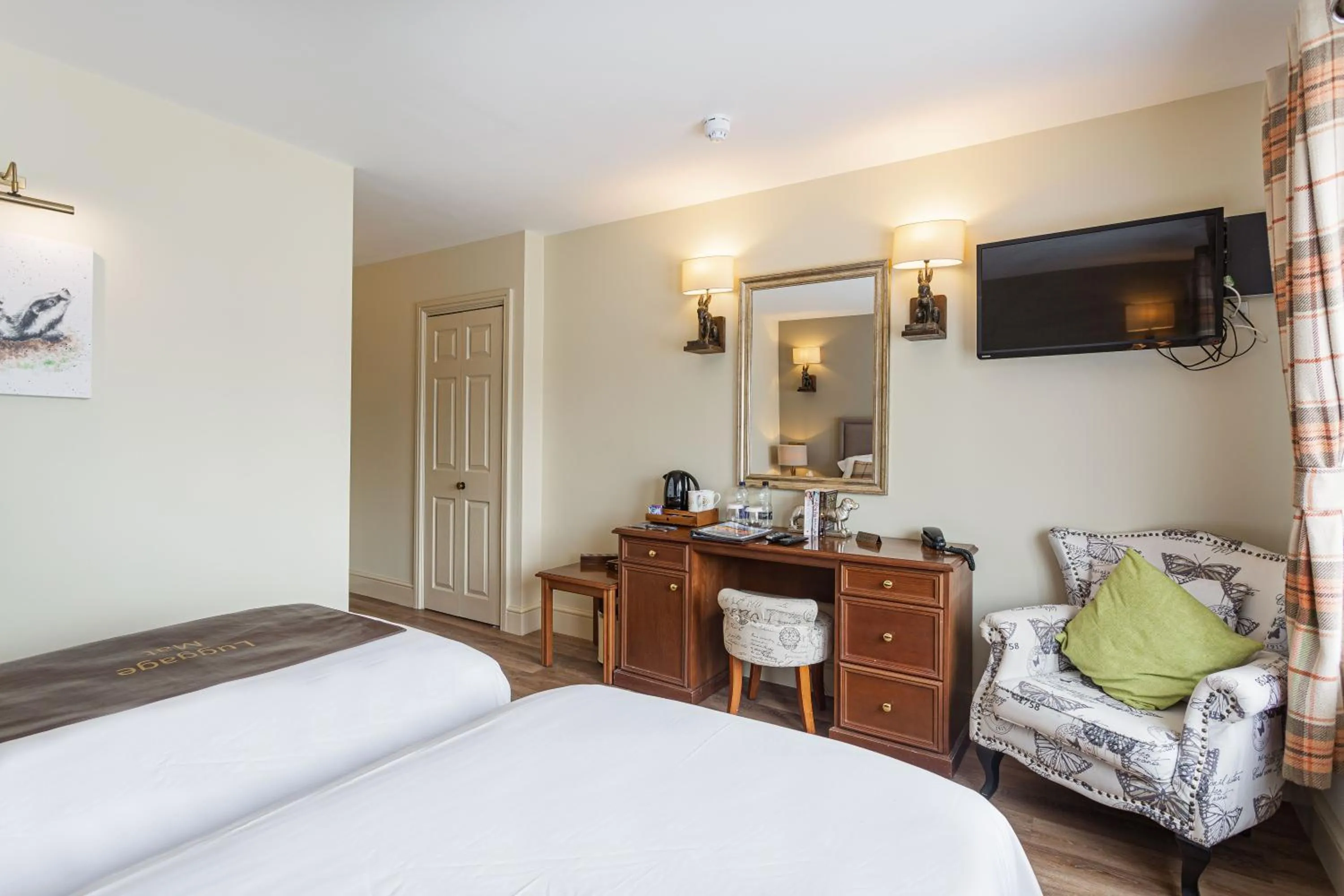 Bed in The Jamaica Inn, Bodmin, Cornwall - The Coaching Inn Group