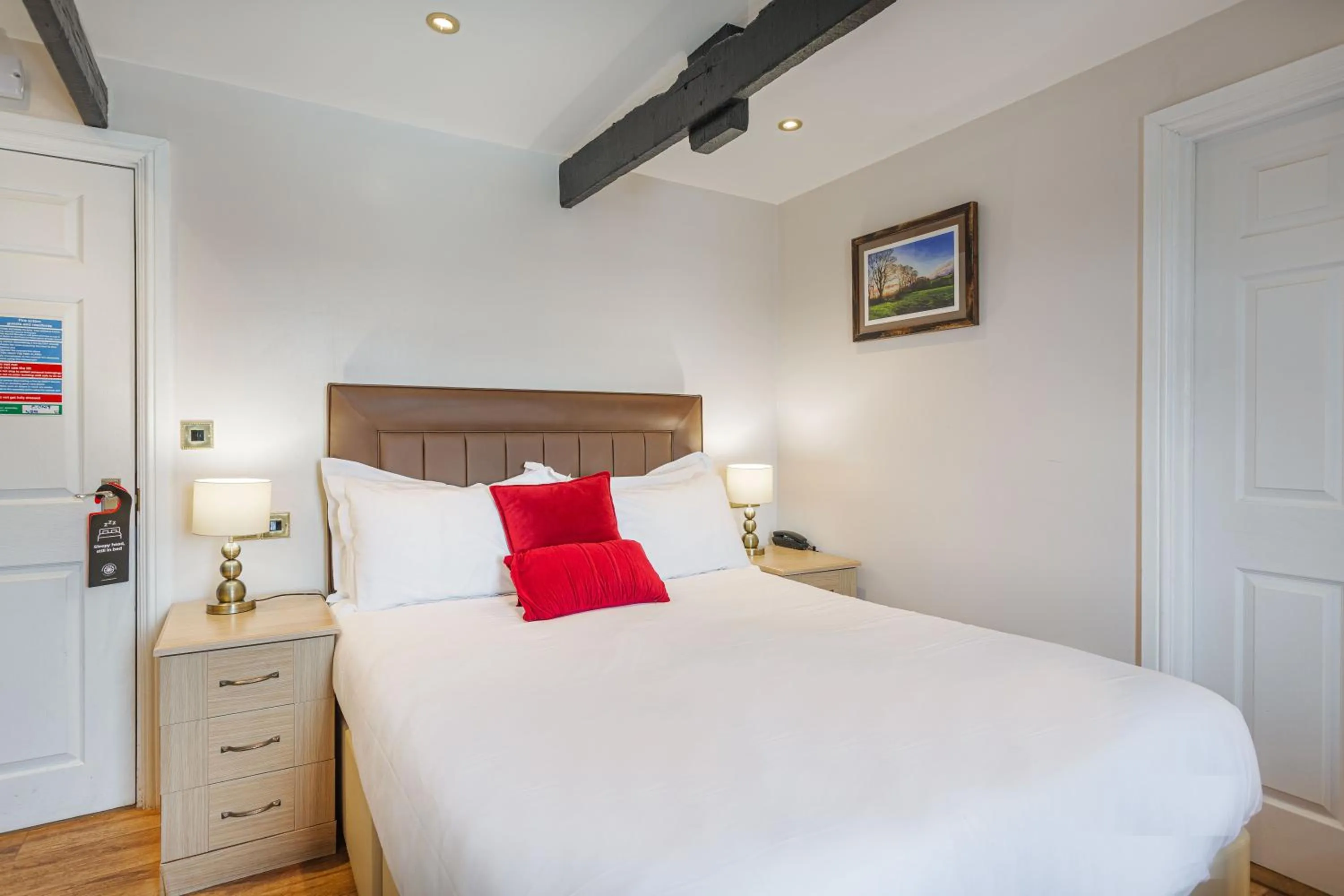 Bed in The Jamaica Inn, Bodmin, Cornwall - The Coaching Inn Group