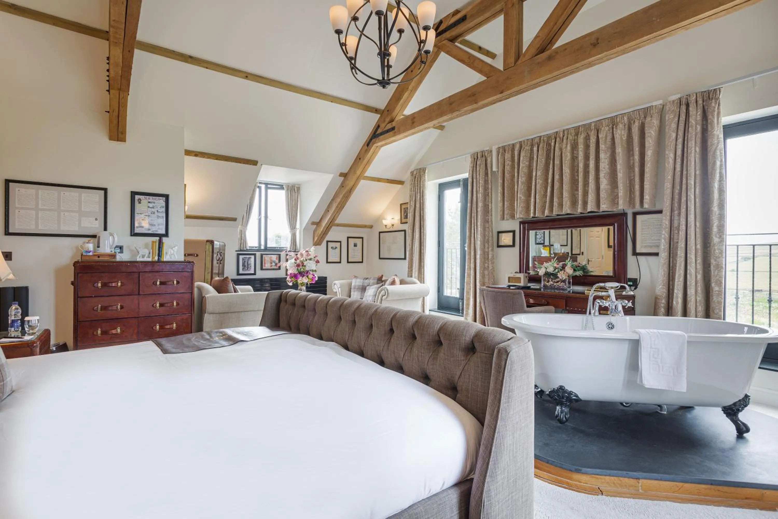 Bed in The Jamaica Inn, Bodmin, Cornwall - The Coaching Inn Group