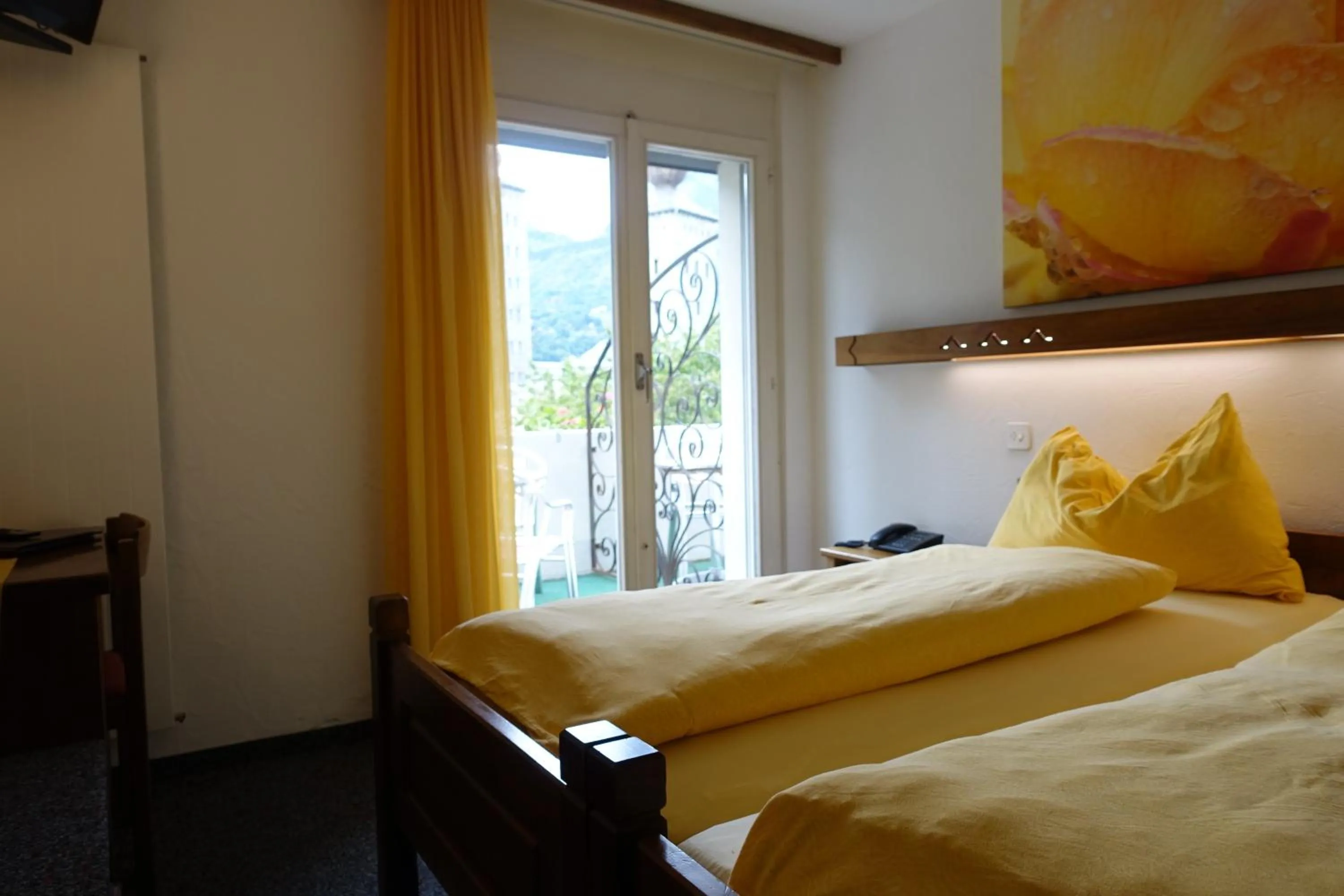 Bedroom, Bed in Schlosshotel - Self Check-In Hotel