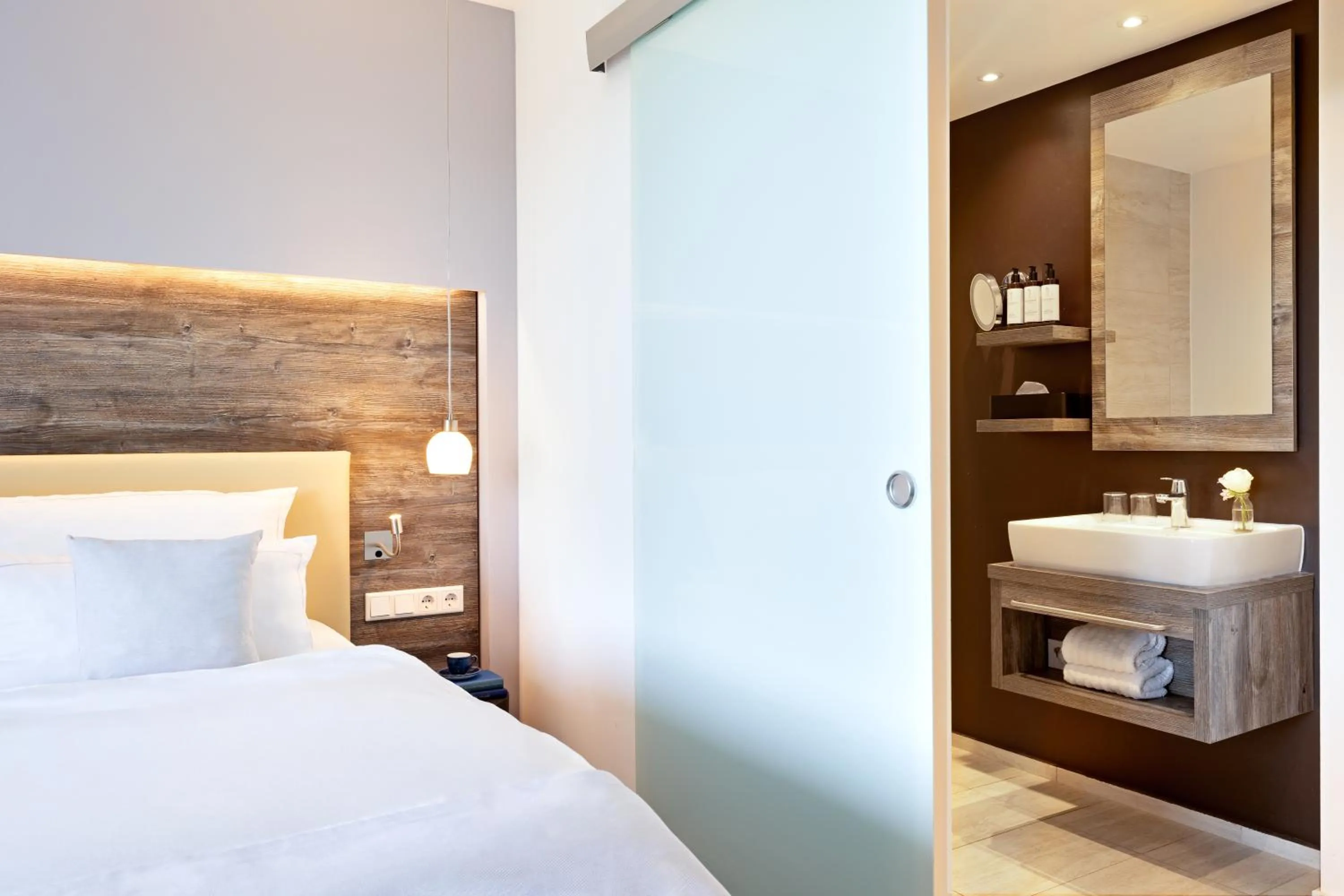 Bathroom, Bed in Aedenlife Hotel & Resort Rügen