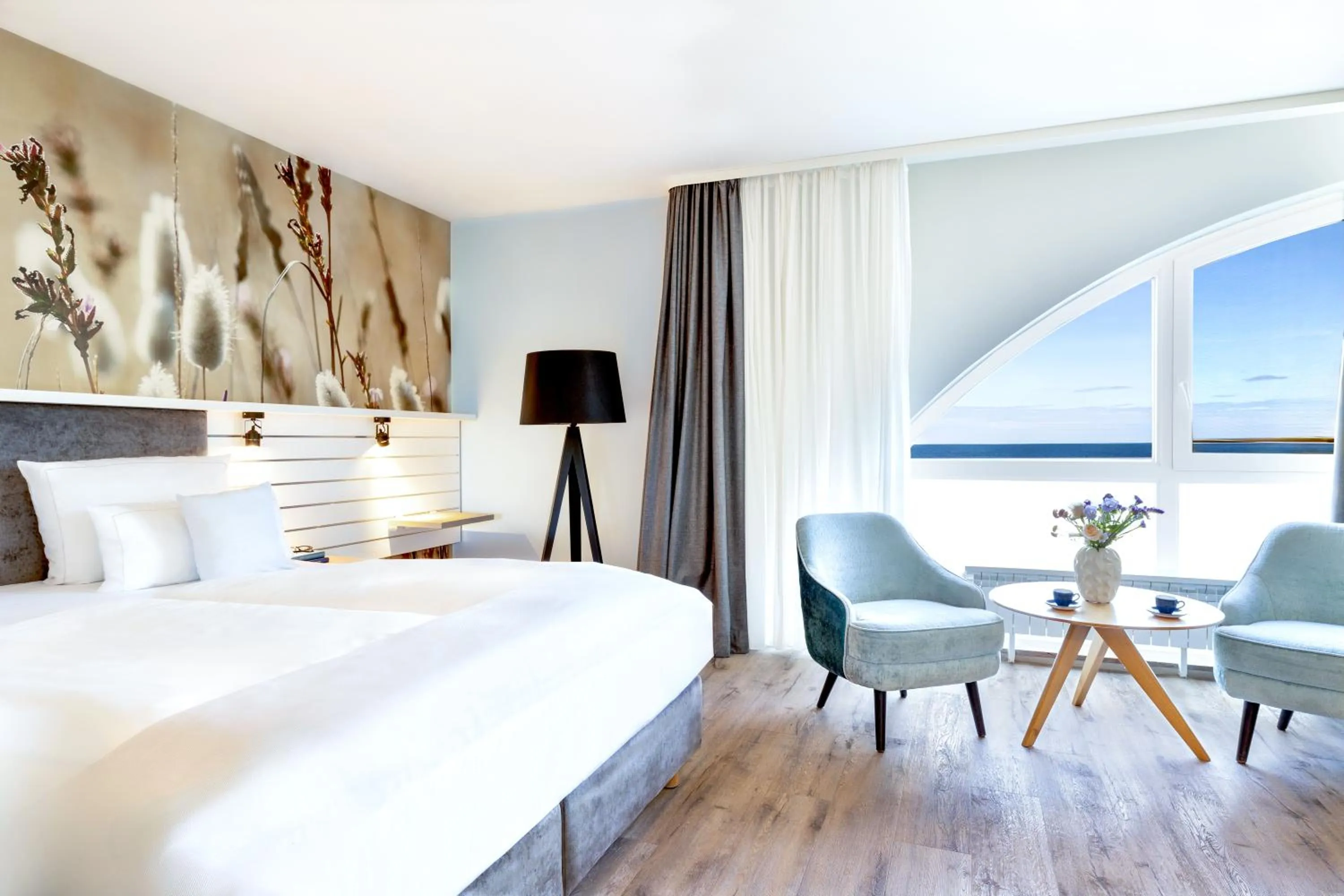 Living room, Bed in Aedenlife Hotel & Resort Rügen