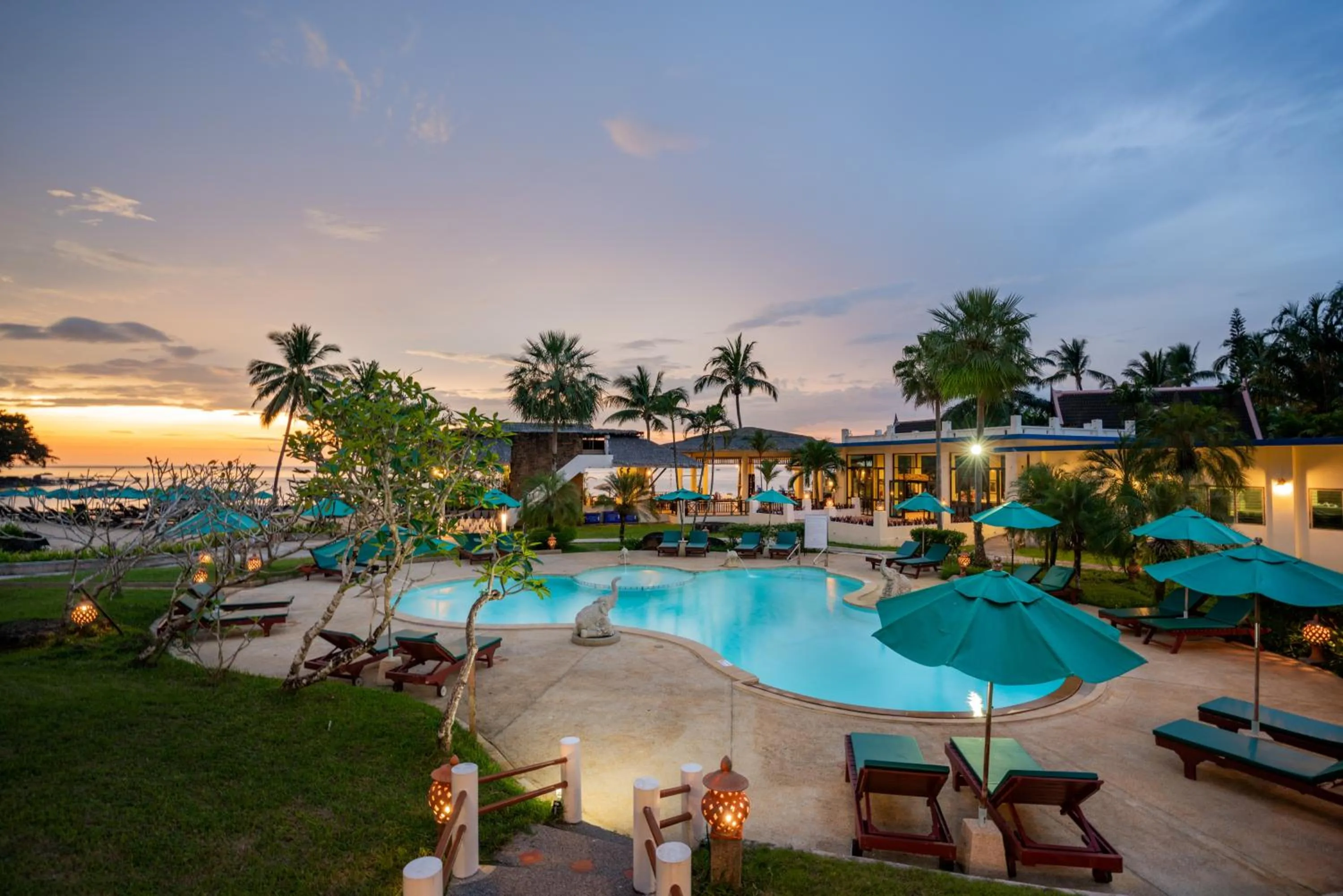 Swimming pool in Khaolak Sunset Resort - Adults Only - SHA Extra Plus