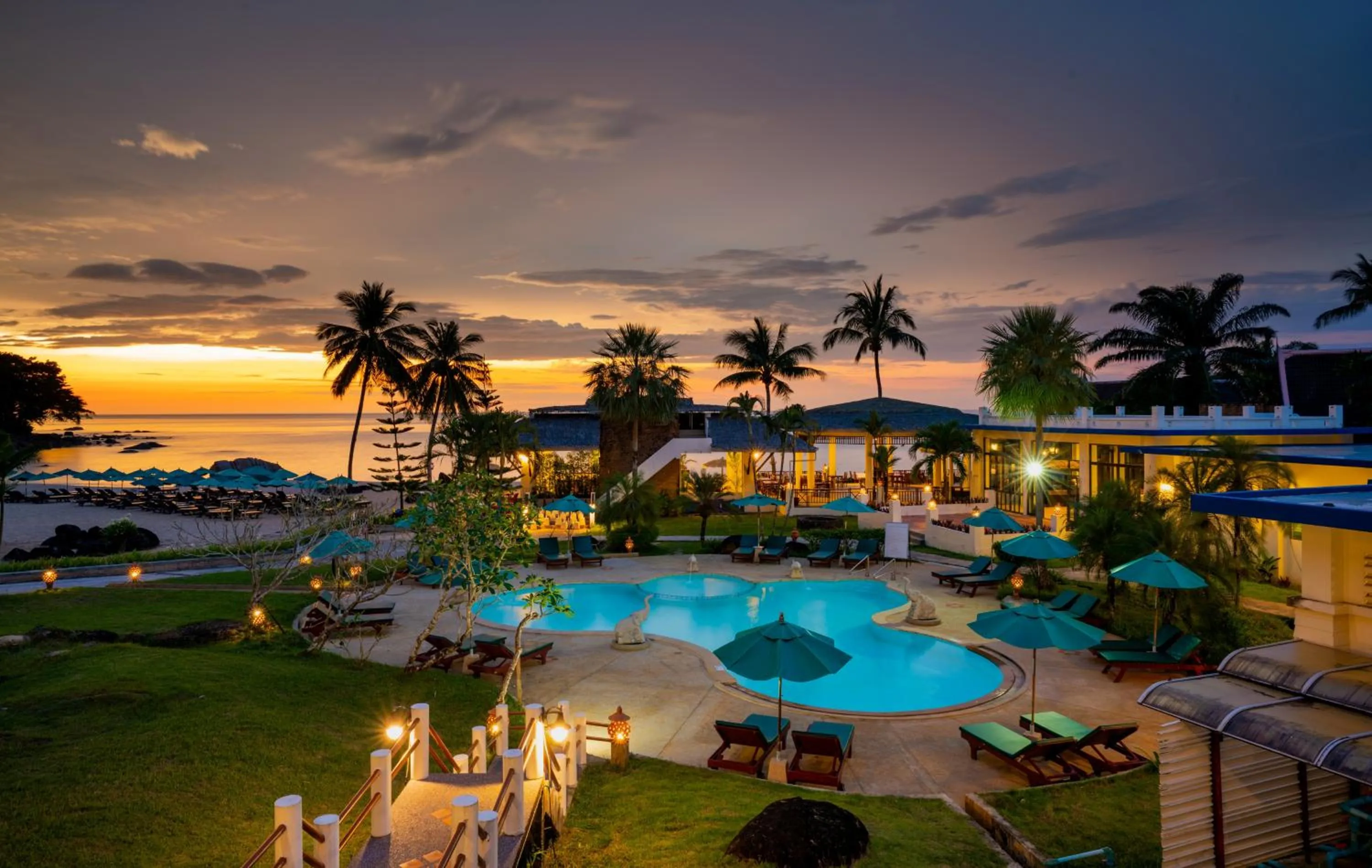 Swimming pool in Khaolak Sunset Resort - Adults Only - SHA Extra Plus