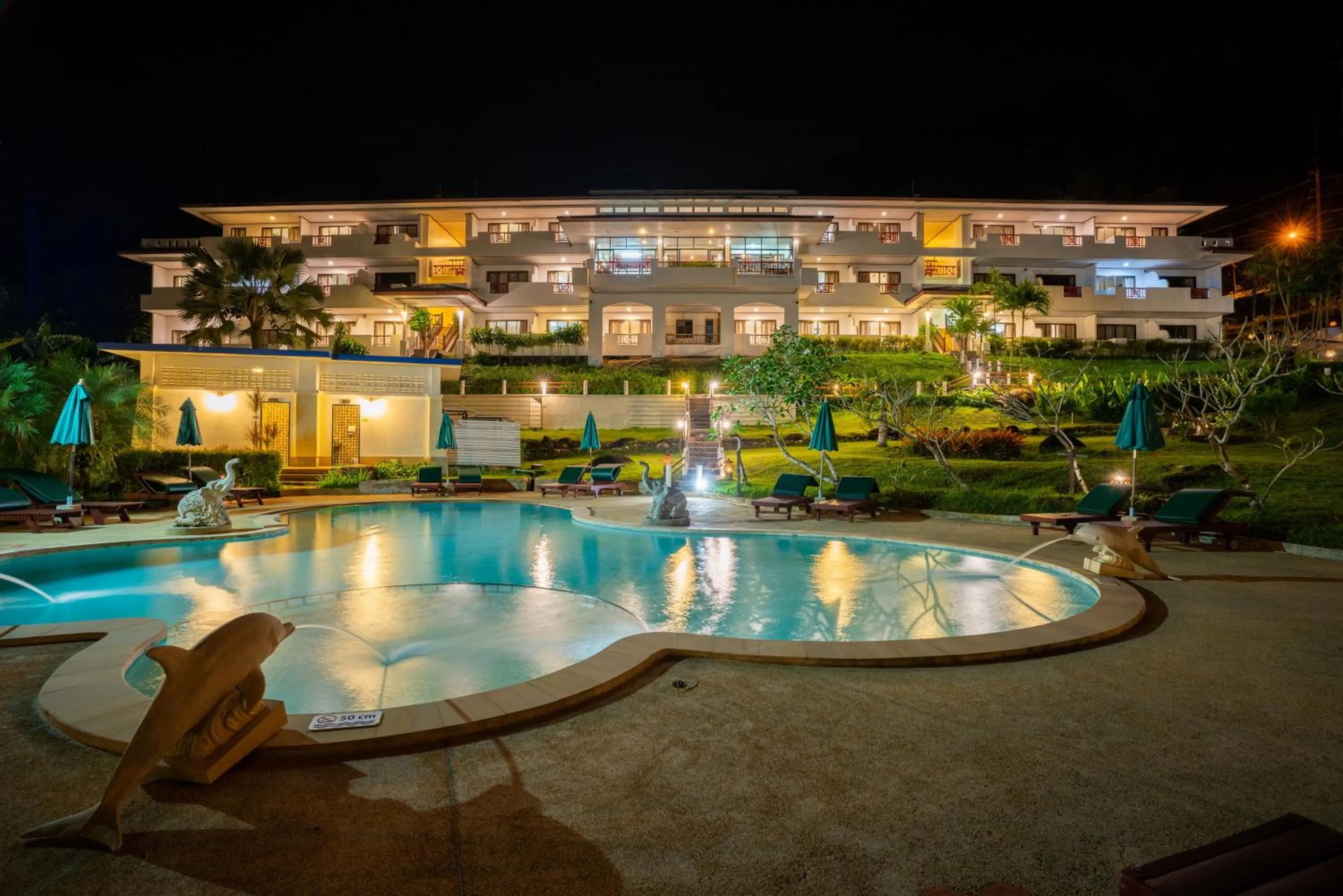 Swimming pool in Khaolak Sunset Resort - Adults Only - SHA Extra Plus