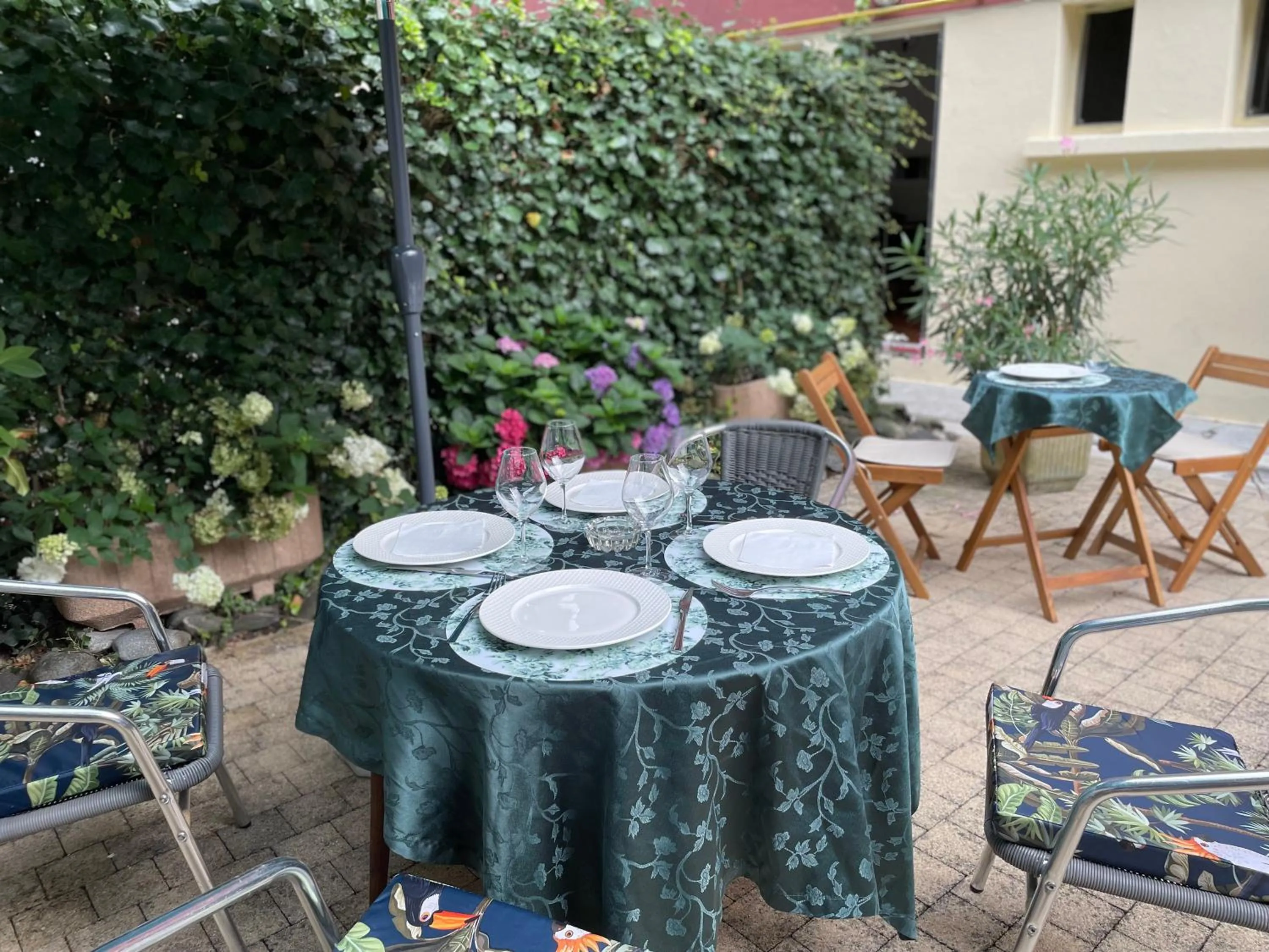 Patio in Hôtel Saint Clair