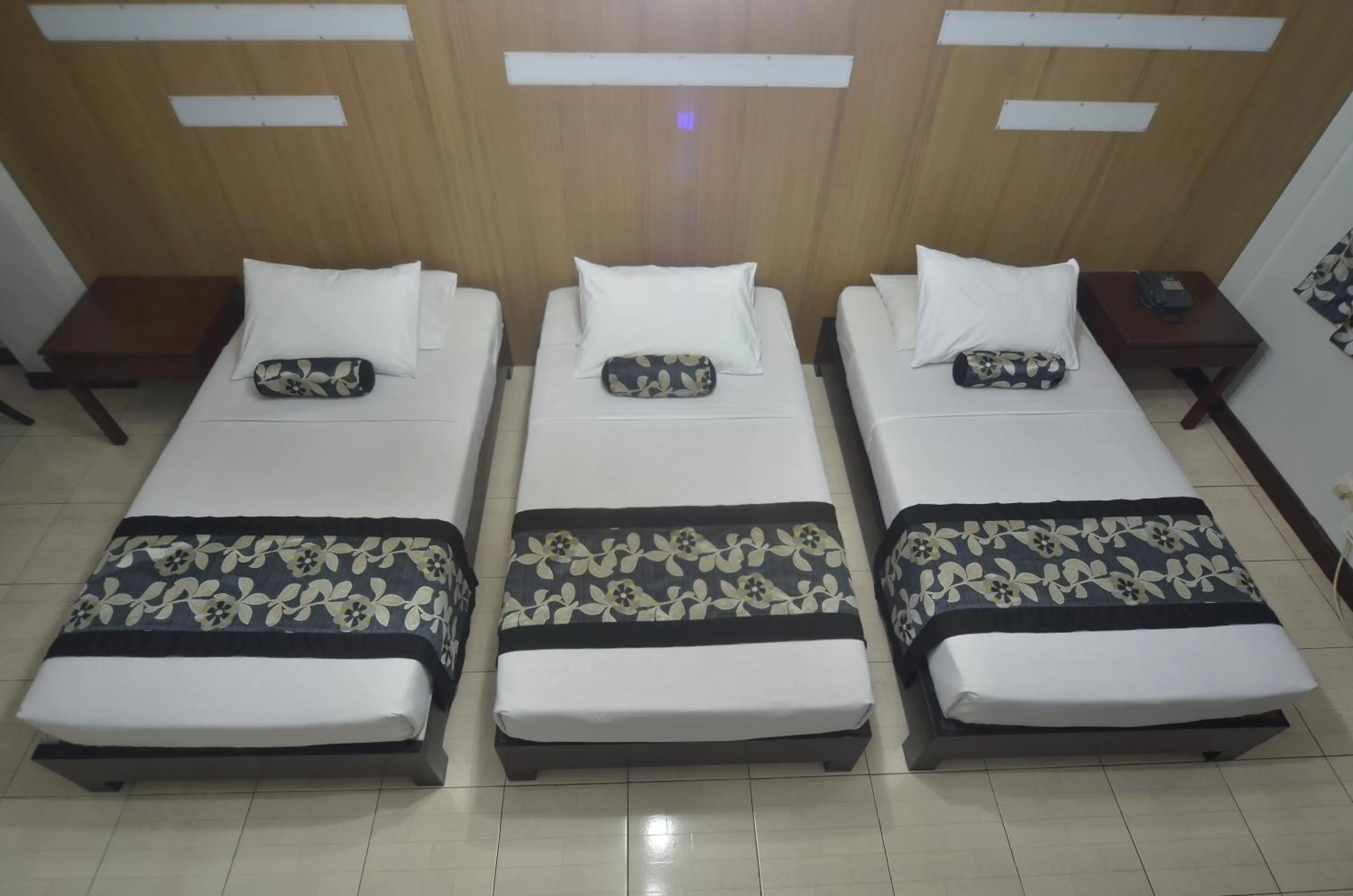 TV and multimedia, Bed in Jupiter Suites