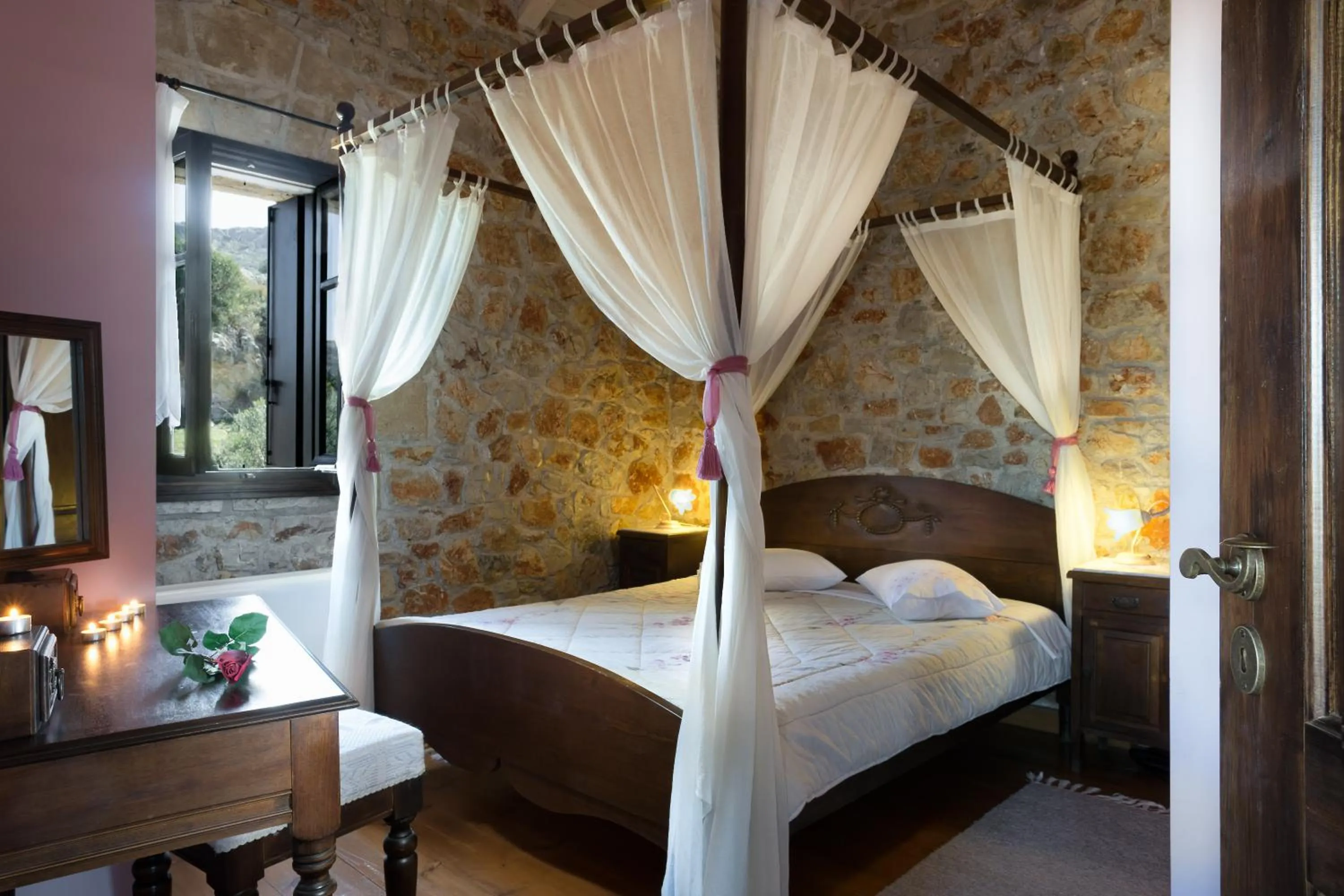 Bed in Klymeni Traditional Homes