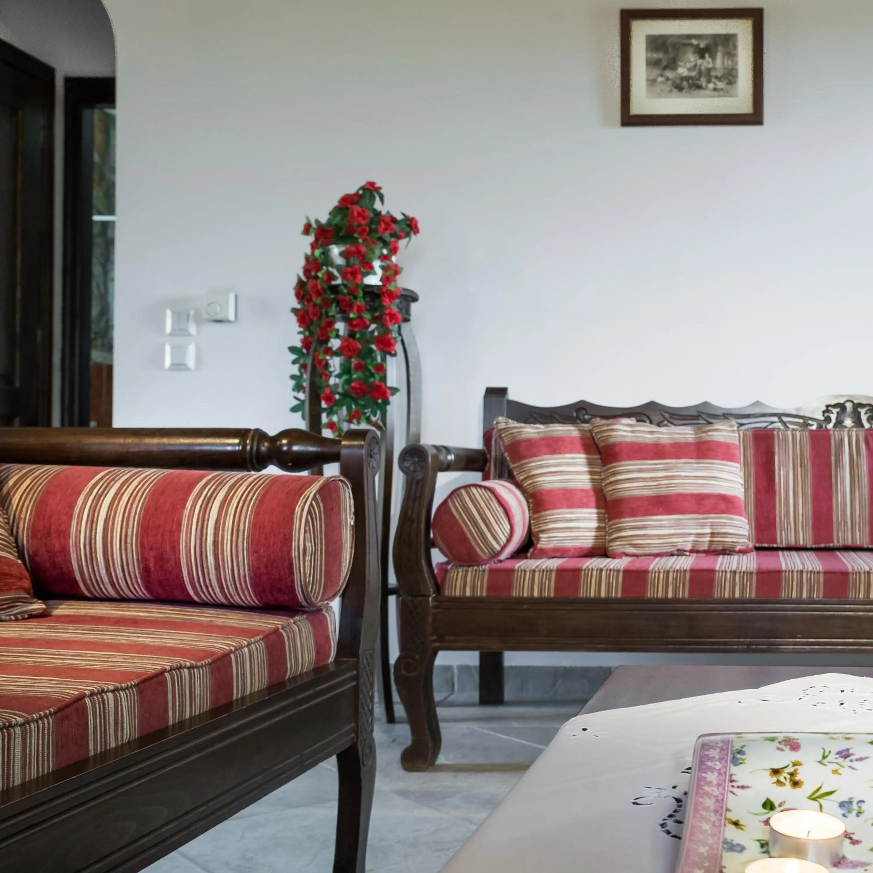 Living room, Bed in Klymeni Traditional Homes
