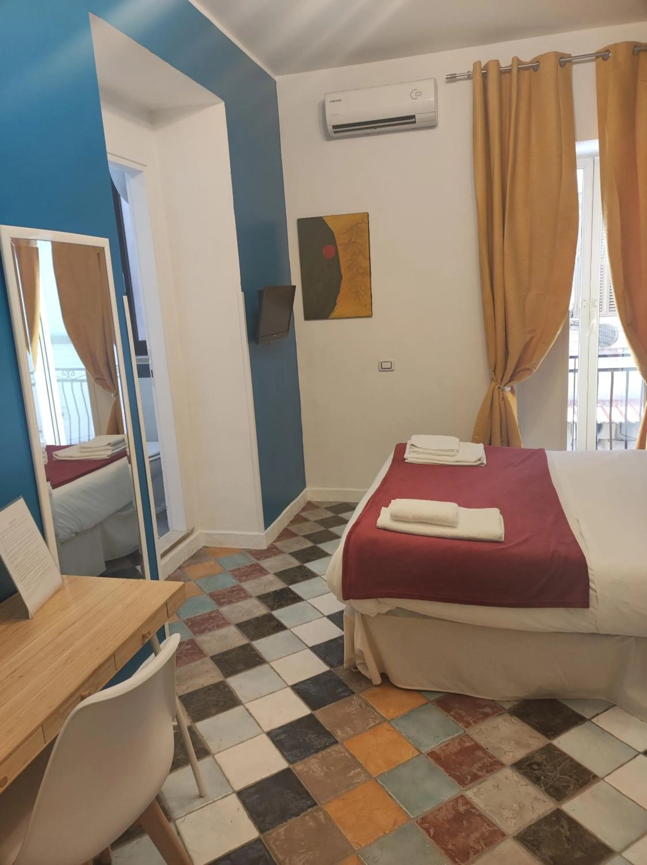 Photo of the whole room, Bed in Firenze32